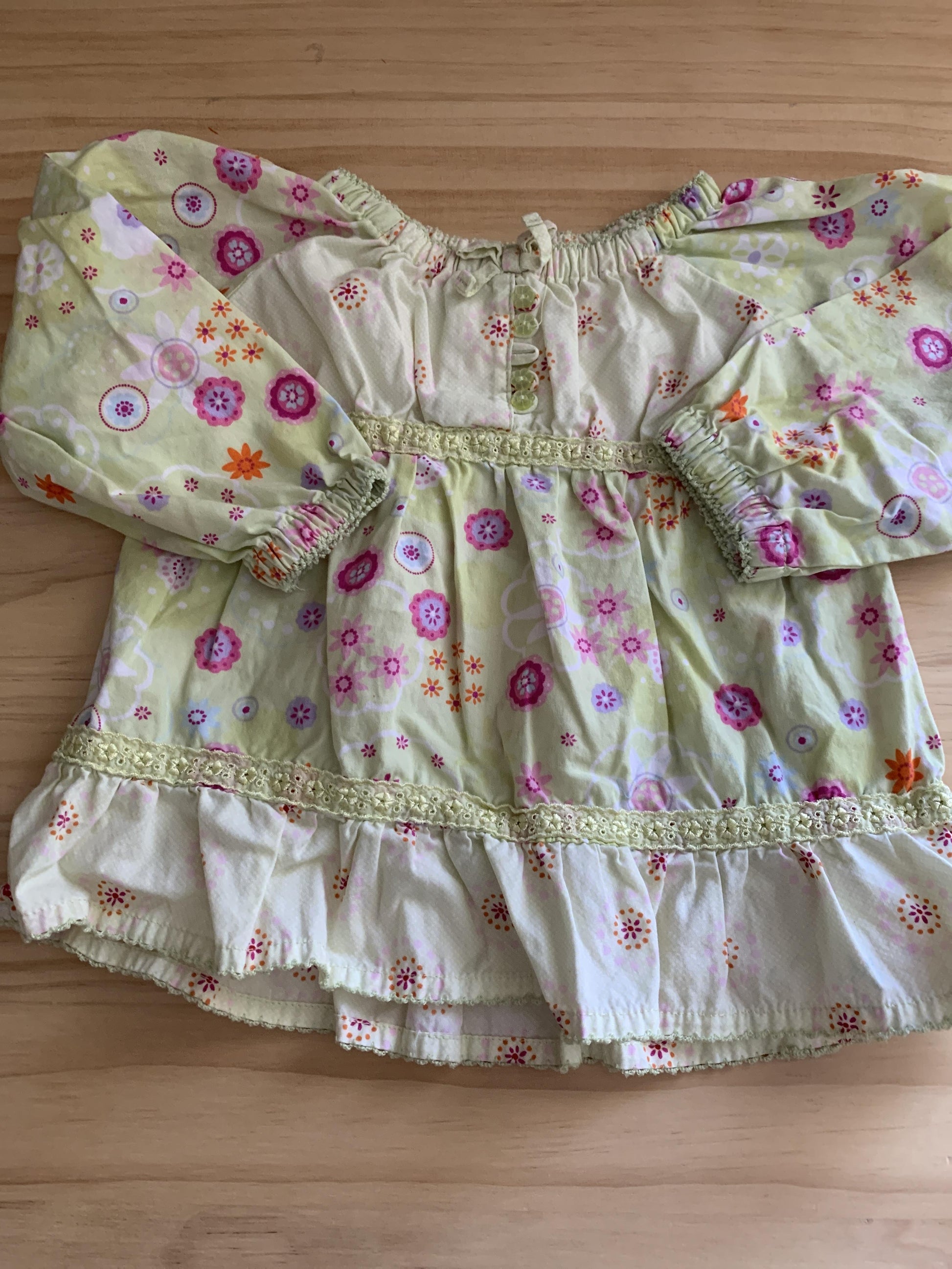 Girls light green | Pink floral Shirt Size: 18 months light green | Pink floral