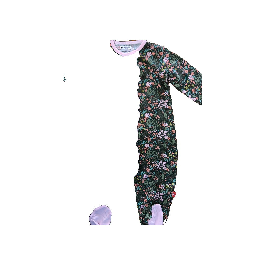 Magnetic Me Girls light green | Pink floral Pajamas Size: 6-9 months light green | Pink floral