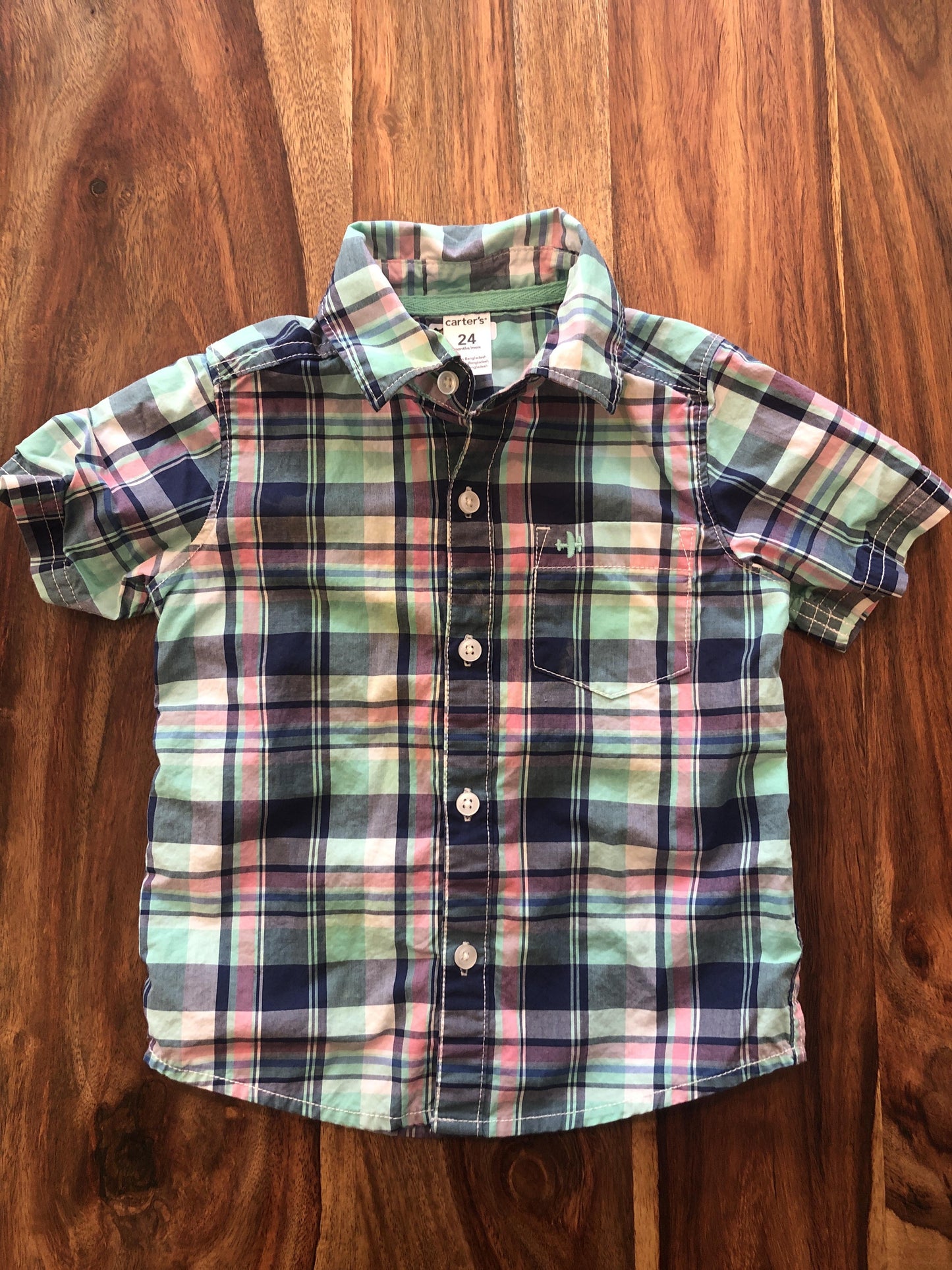 Carters Boys light green | pink | Light Blue | plaid Button Down Short Sleeve Size: 2 years light green | pink | Light Blue | plaid