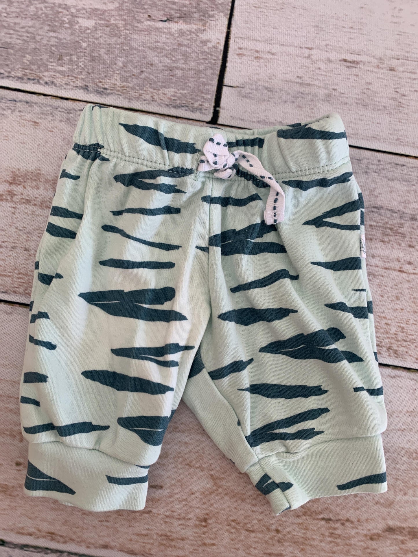 Oliver & Rain Boys light green | Striped Pants Size: Newborn light green | Striped