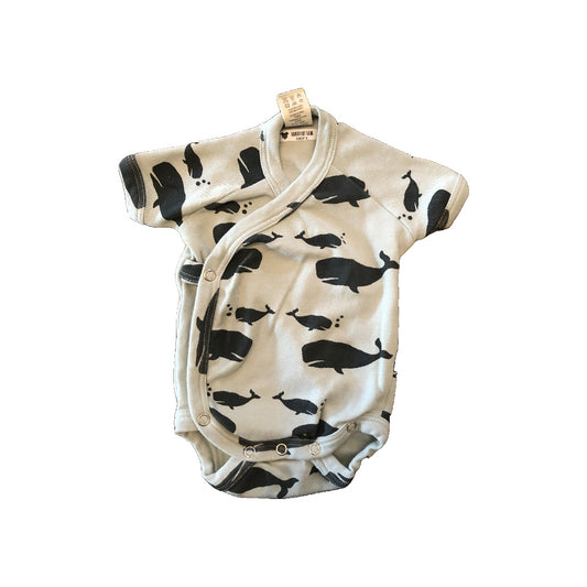Kate Quinn Girls light green | whales Onesie Size: Newborn light green | whales
