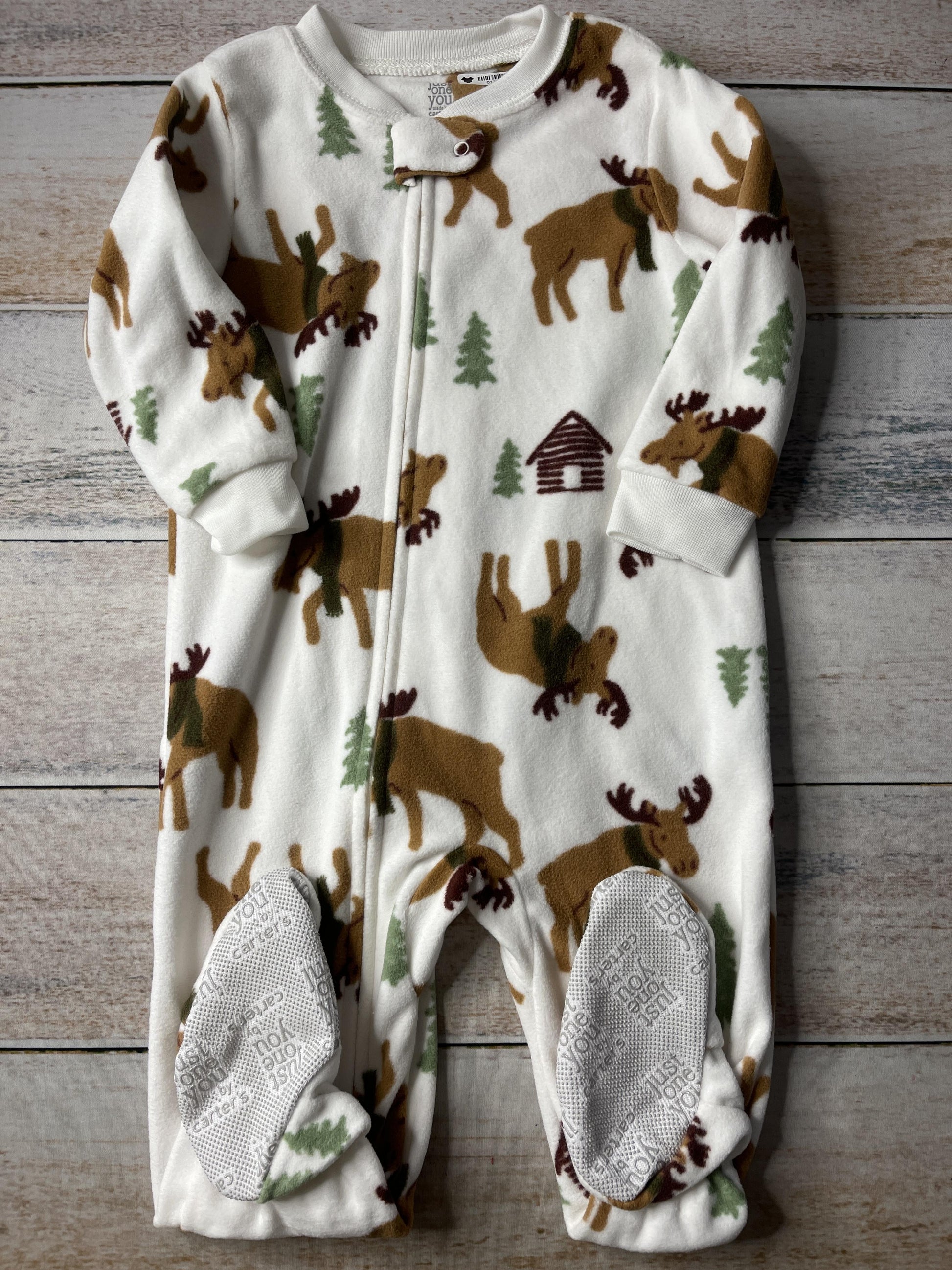 Carters Unisex light green | White | animals Pajamas Size: 18 months light green | White | animals