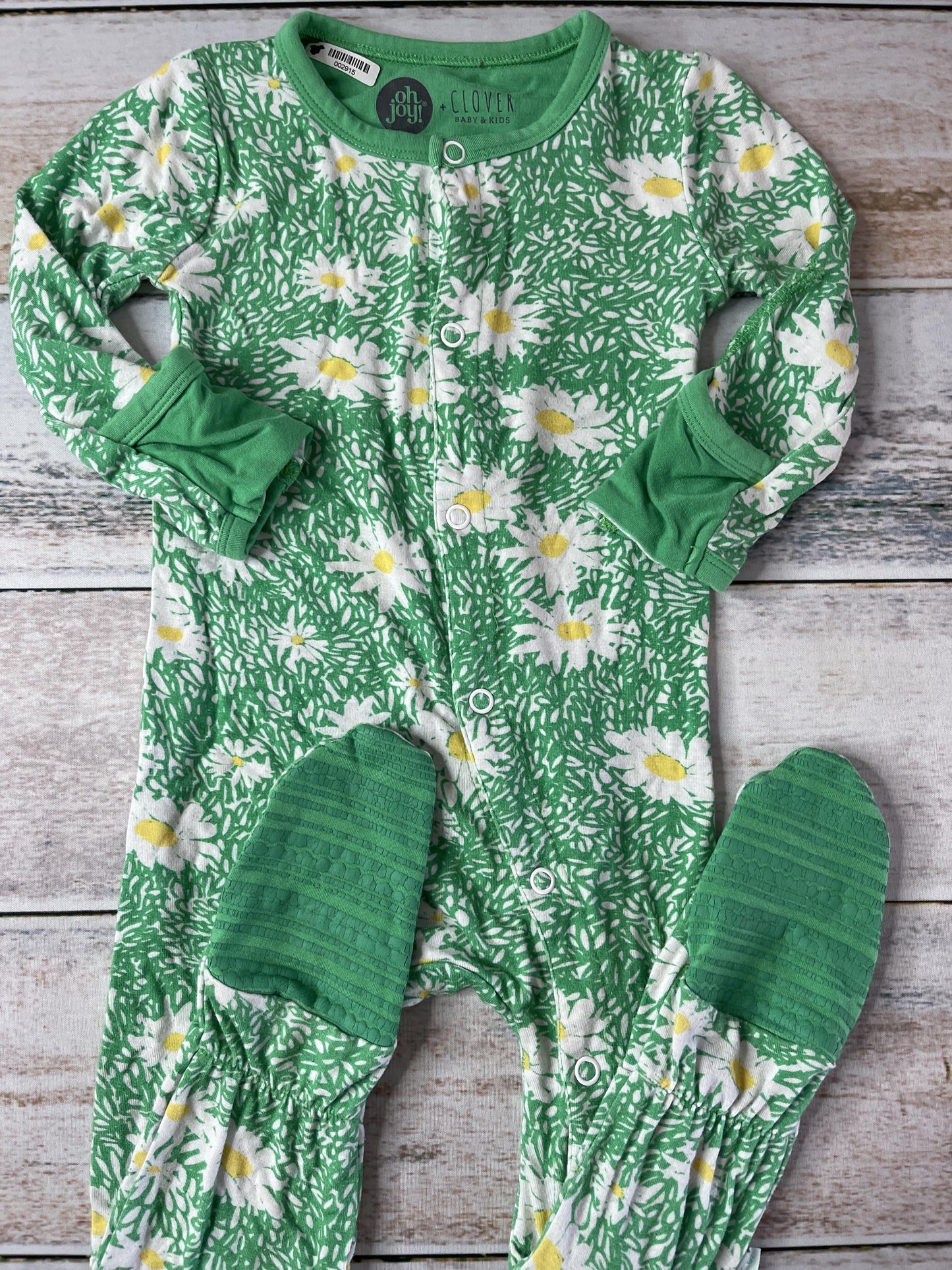 Girls light green | White | Yellow Pajamas Size: 12-18 months light green | White | Yellow