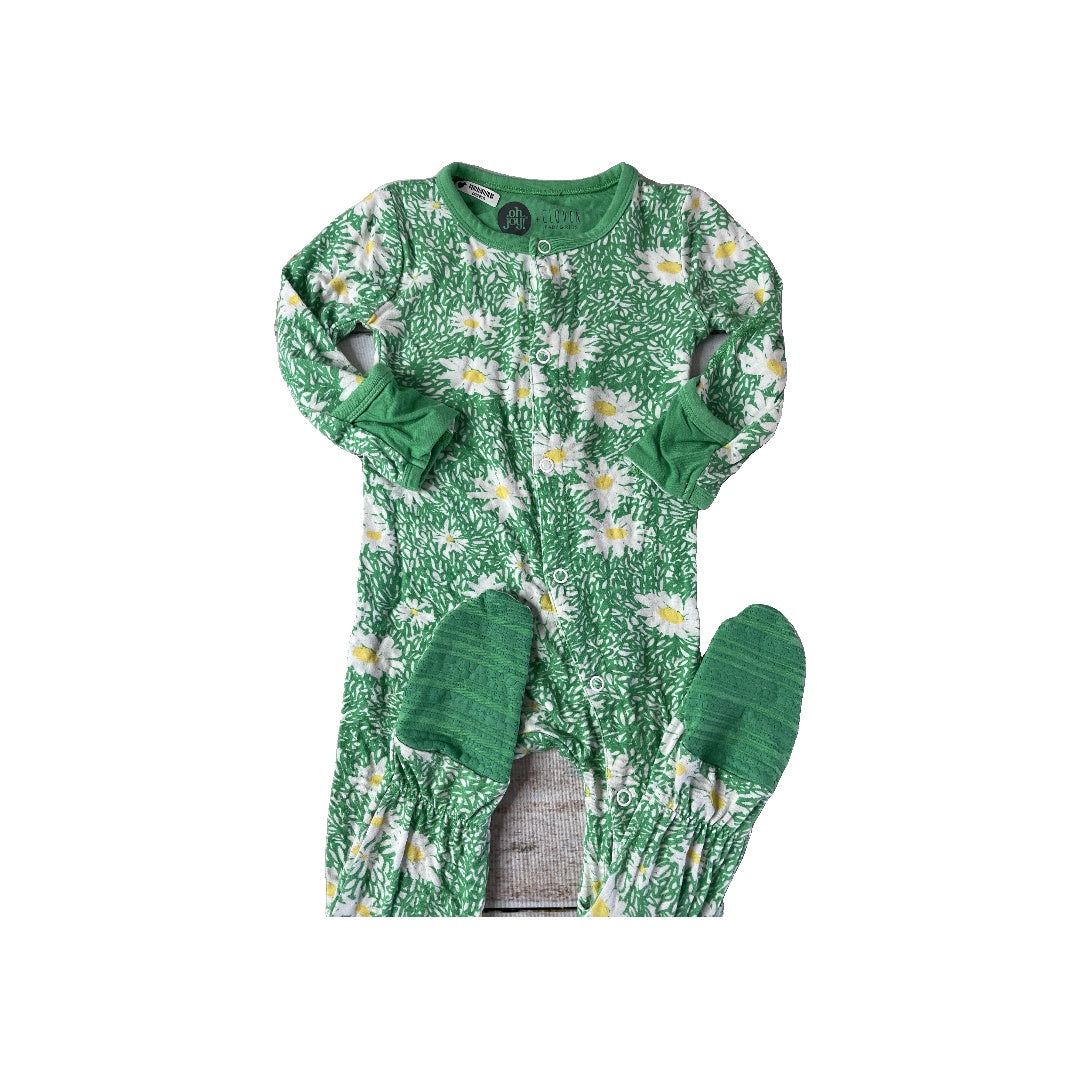 Girls light green | White | Yellow Pajamas Size: 12-18 months light green | White | Yellow