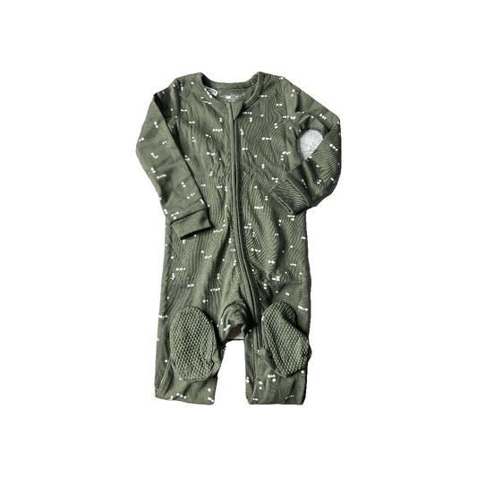 Colored Organics Unisex light green | White Pajamas Size: 6-12 months light green | White