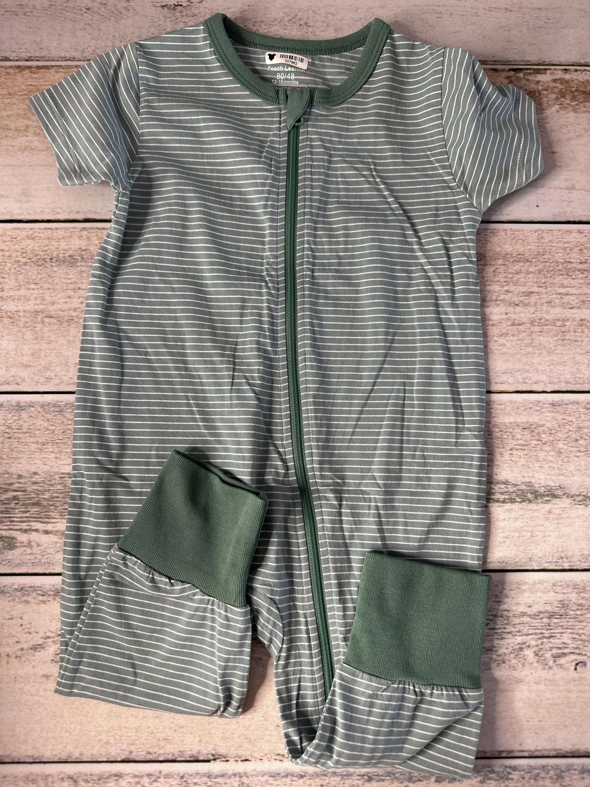 Teach Leanbh Unisex light green | White Romper Size: 18 months light green | White