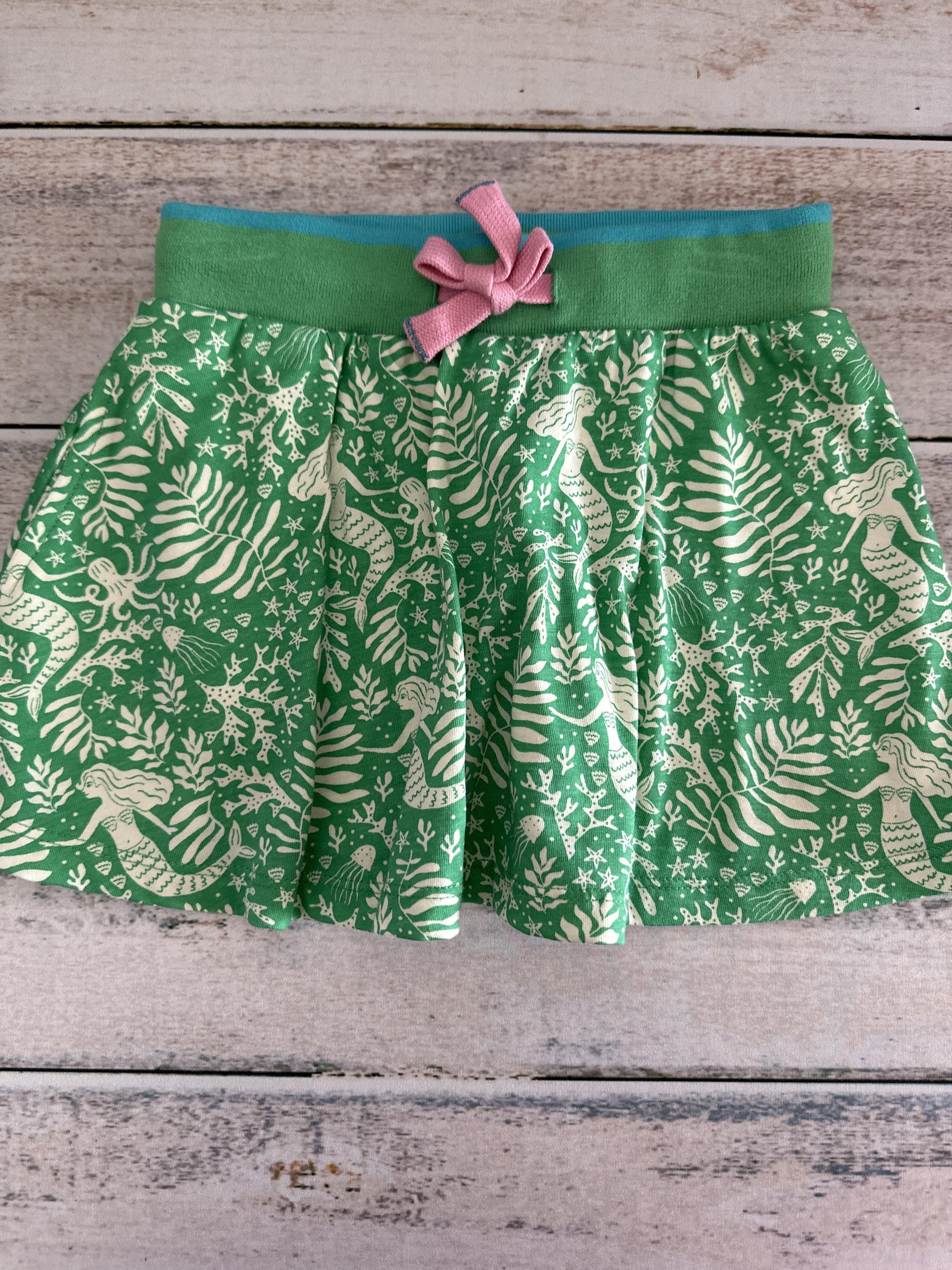 Mini Boden Unisex light green | White Shorts Size: 4T light green | White