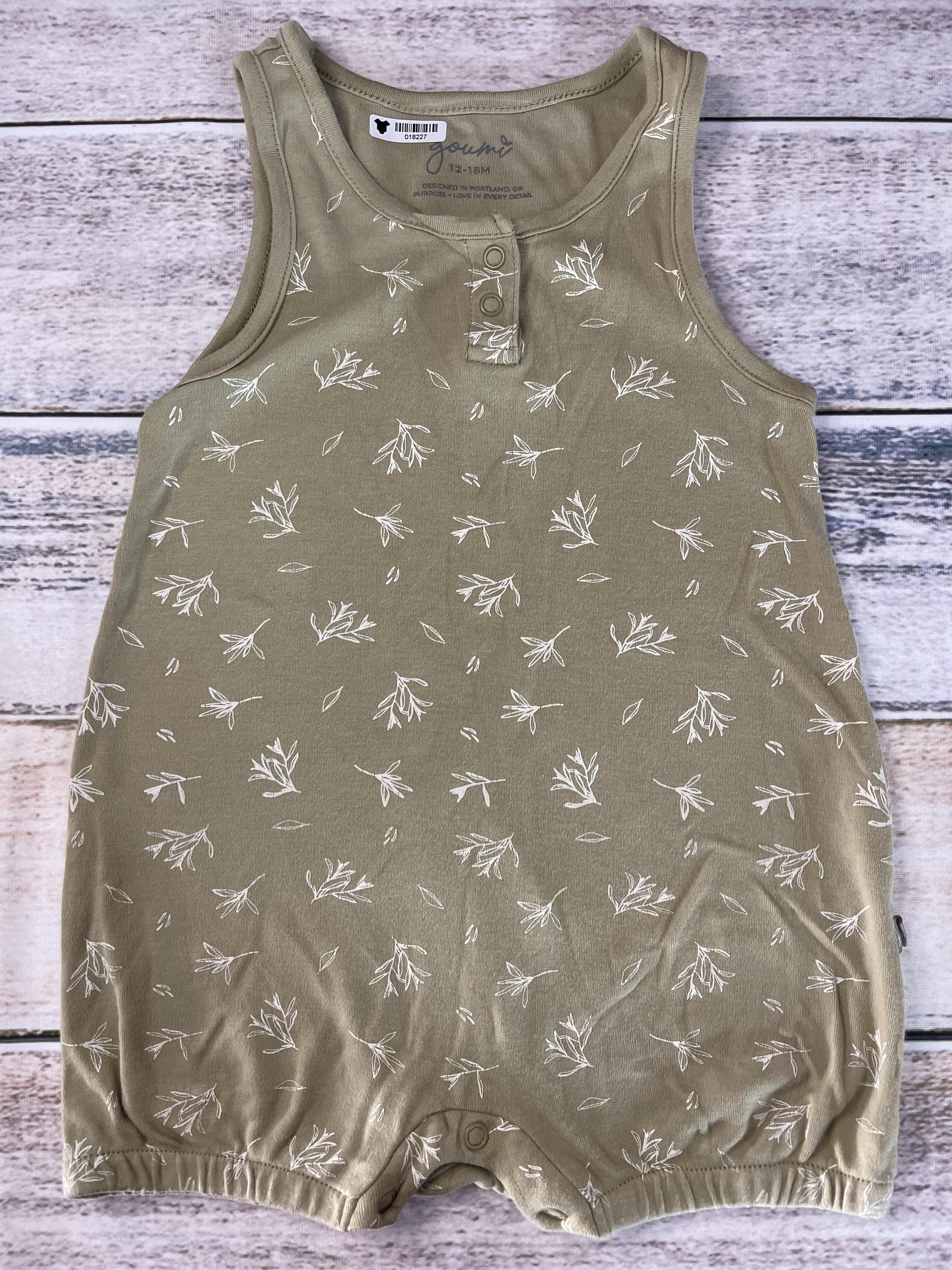 Goumi Unisex light green | White Romper Size: 12-18 months light green | White