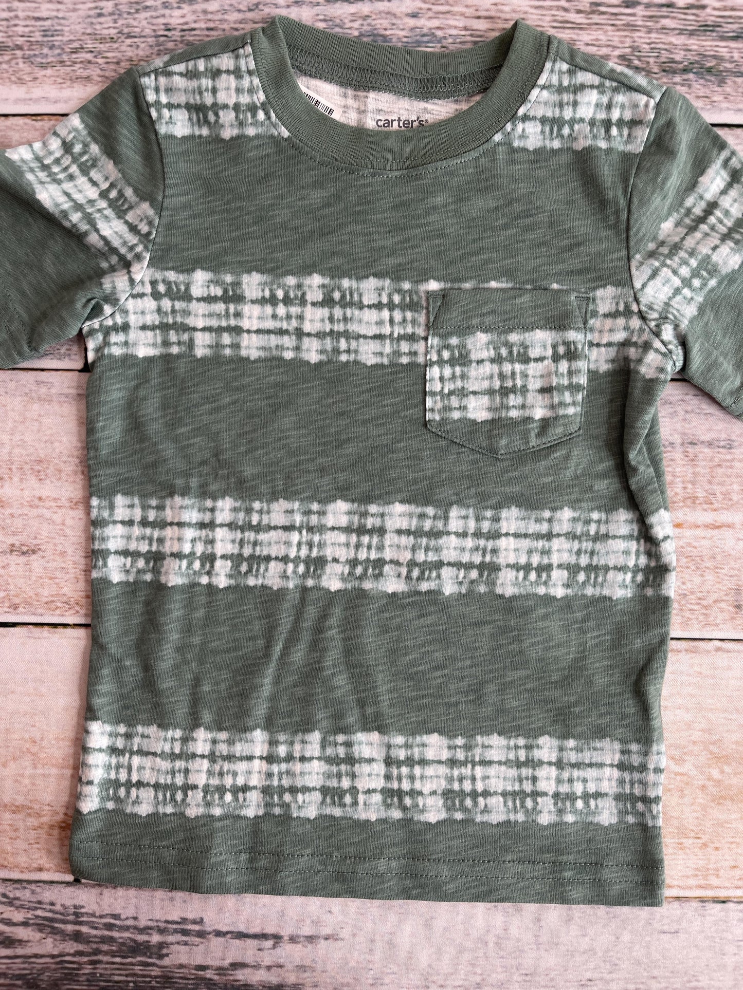 Carters Boys light green | White T-Shirt Size: 2T light green | White