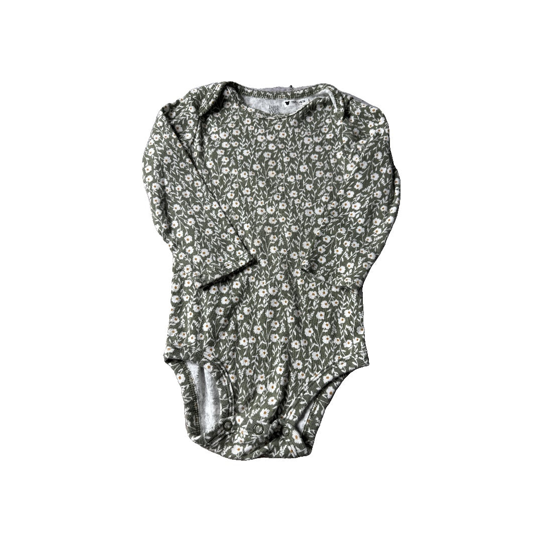 Carters Girls light green | White Onesie Size: 18 months light green | White