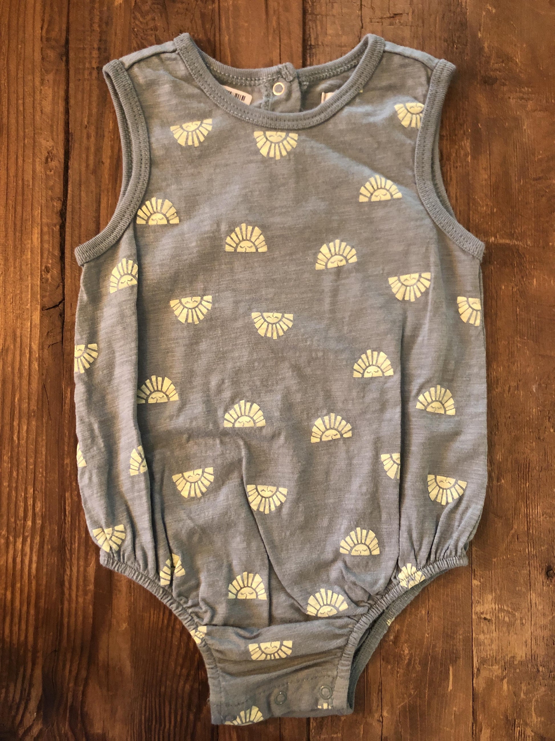 Peek Boys light green | Yellow Onesie Size: 18-24 months light green | Yellow