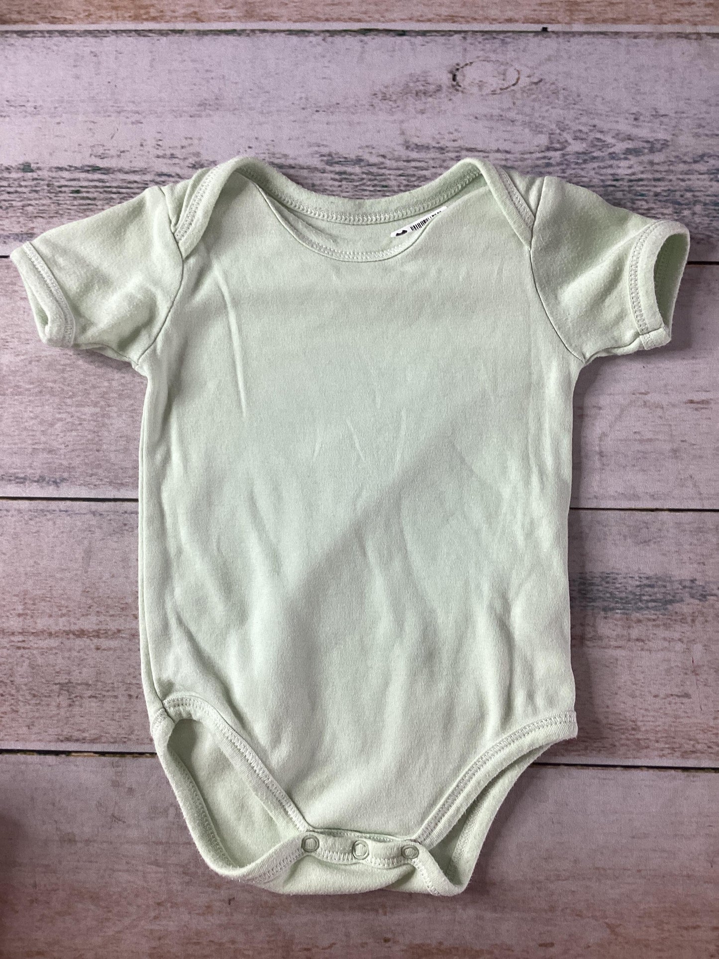 Under The Nile Unisex light green Onesie Size: 3-6 months light green