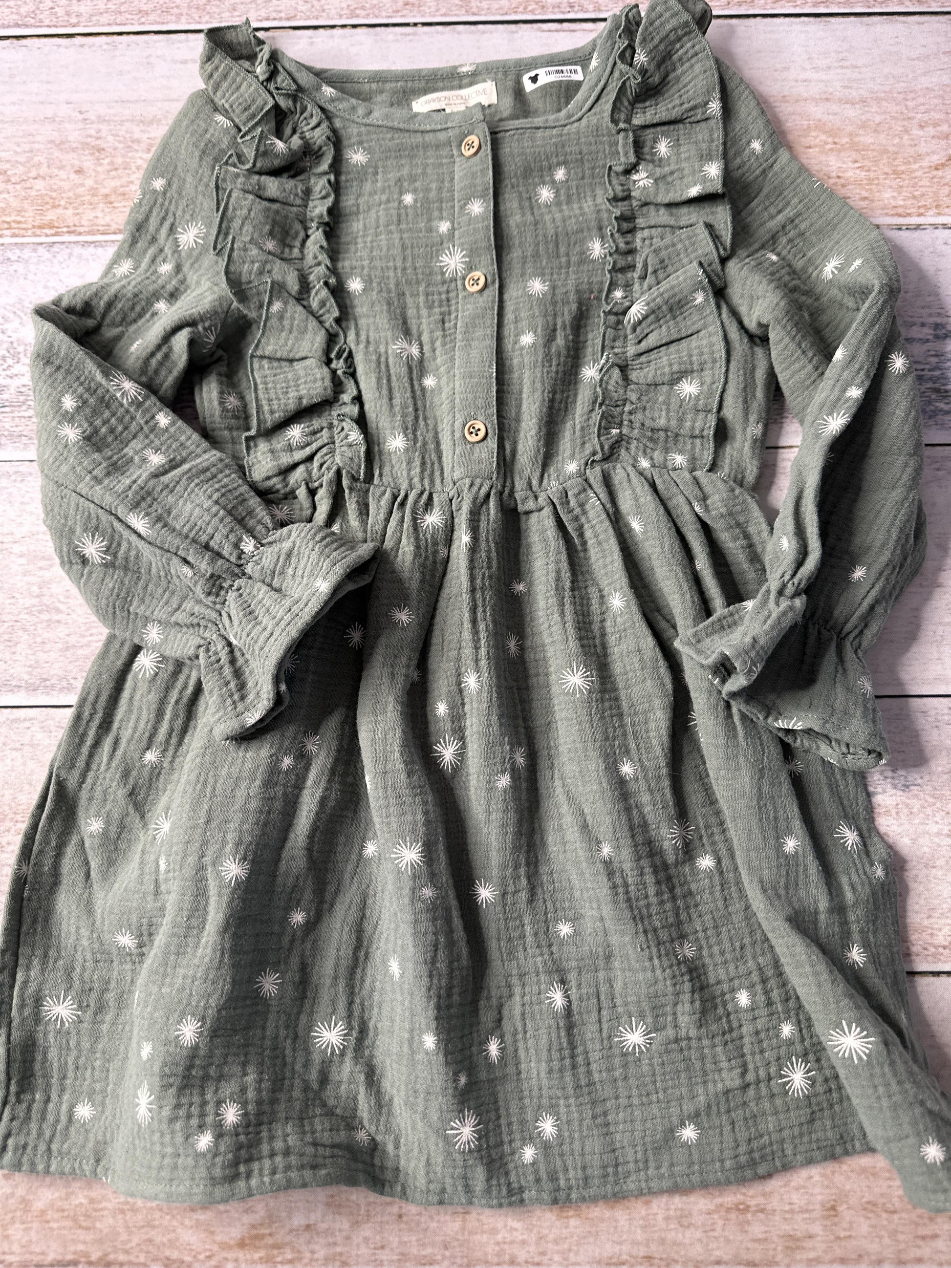 Grayson Collective Girls light green Dress Size: 4T light green