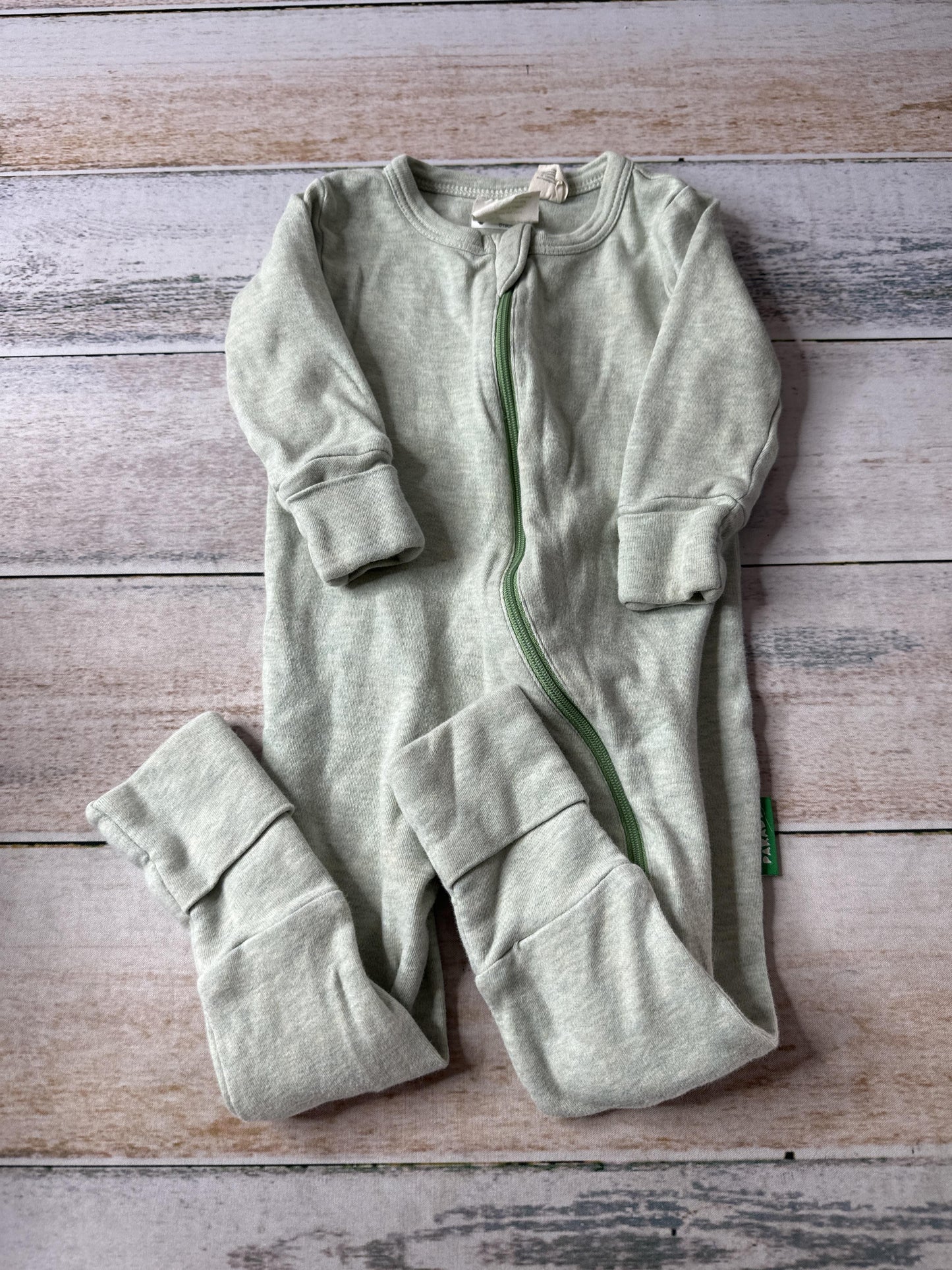 Parade Unisex light green Long Sleeve Outfit Size: 6-12 months light green