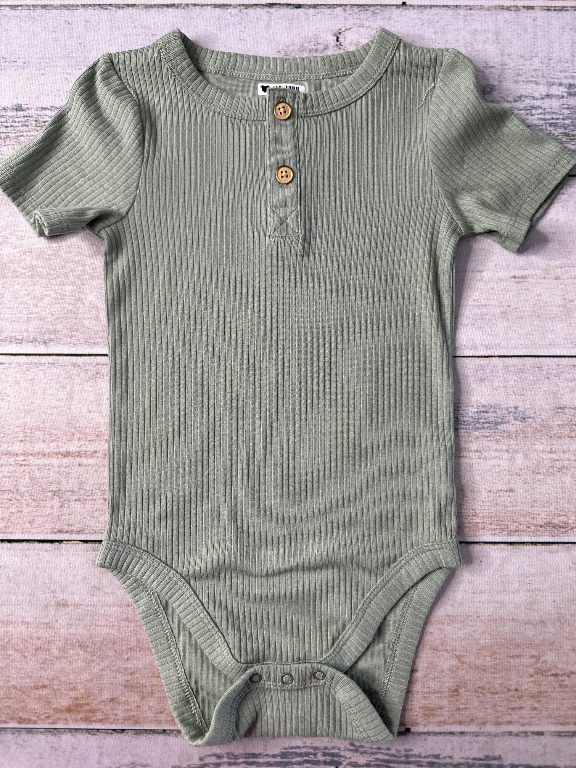 Cat & Jack Unisex light green Onesie Size: 12-18 months light green