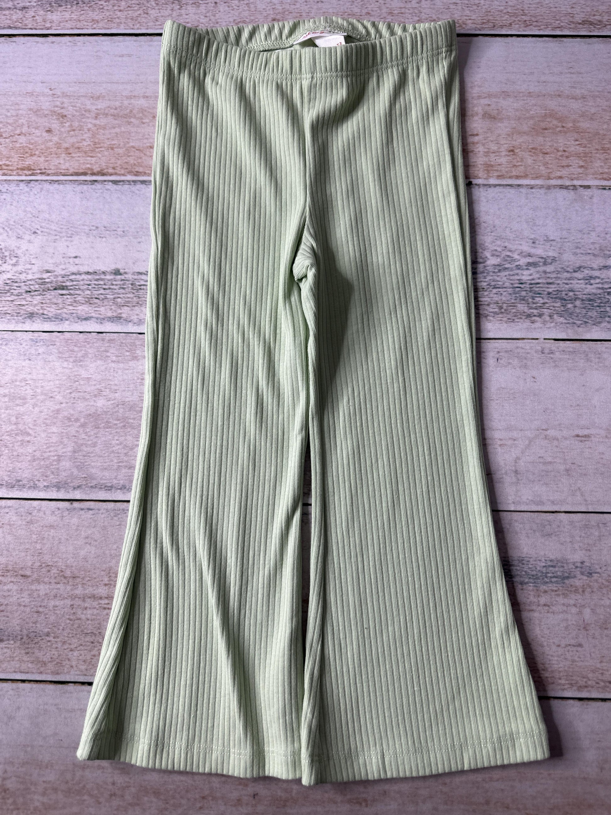 Cat & Jack Girls light green Pants Size: 3T light green