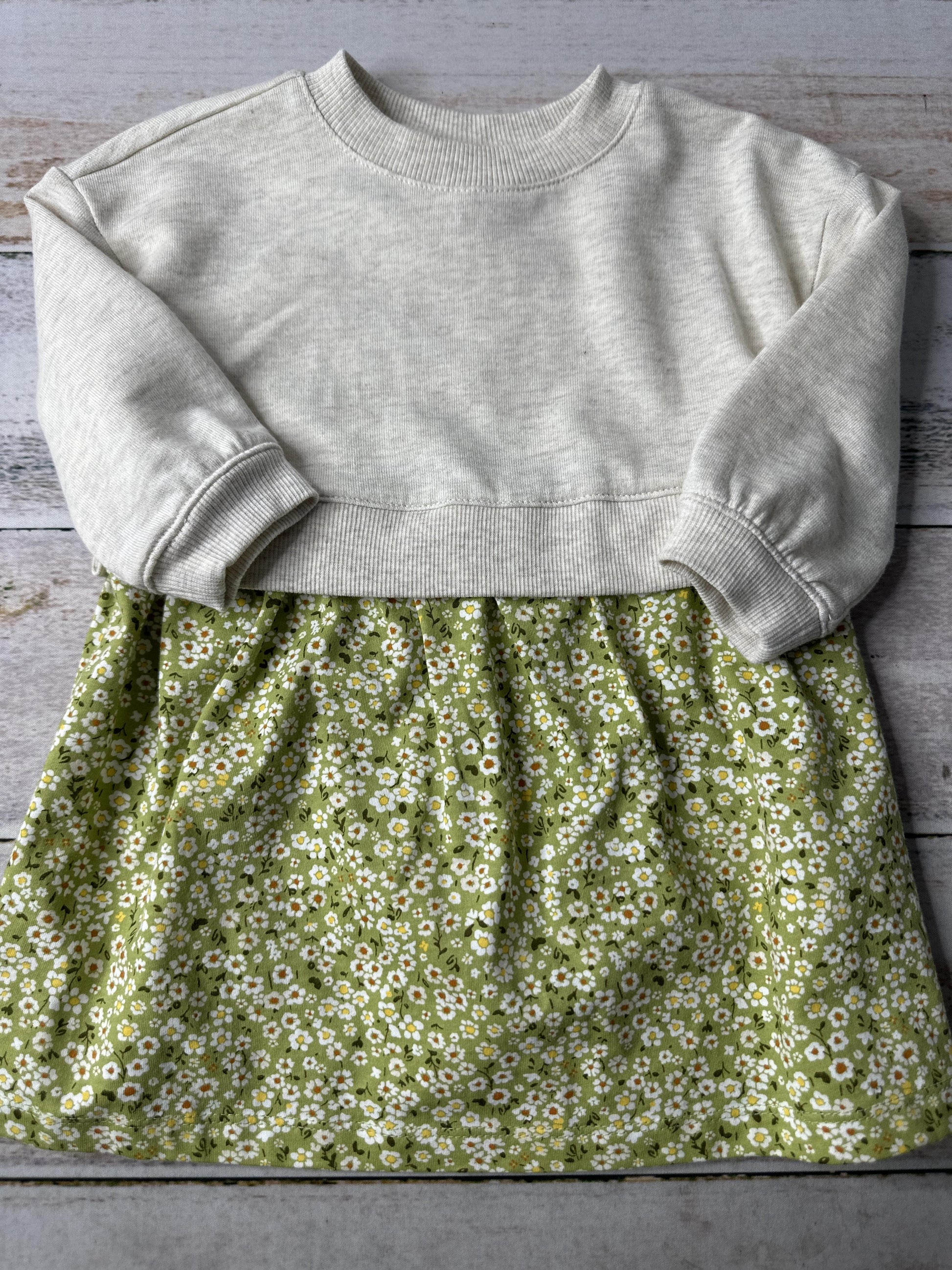 Carters Girls light green Dress Size: 12 months light green