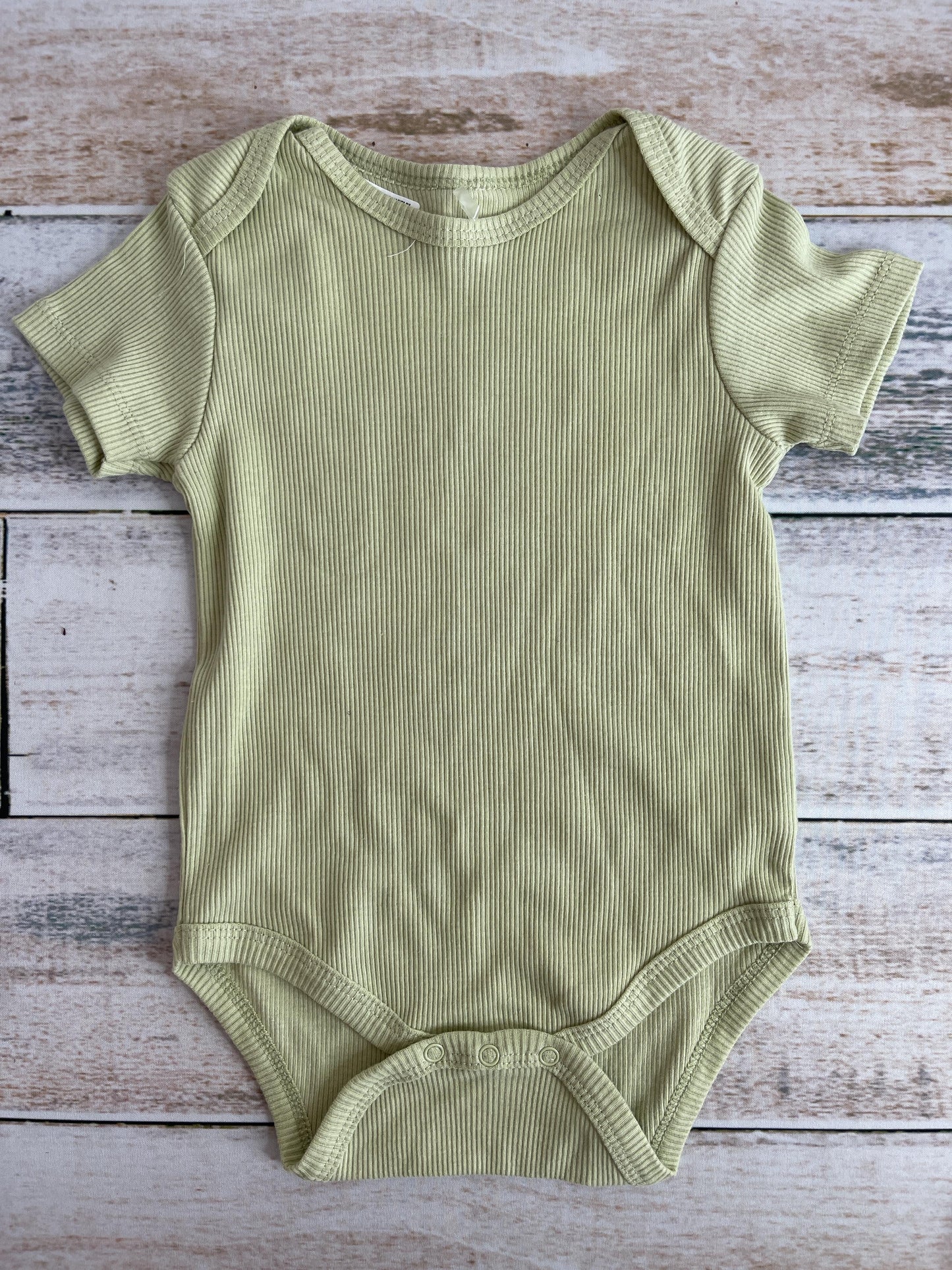 Chick Pea Unisex light green Onesie Size: 6-9 months light green