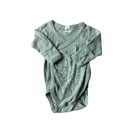 Kate Quinn Unisex light green Onesie Size: 6-12 months light green