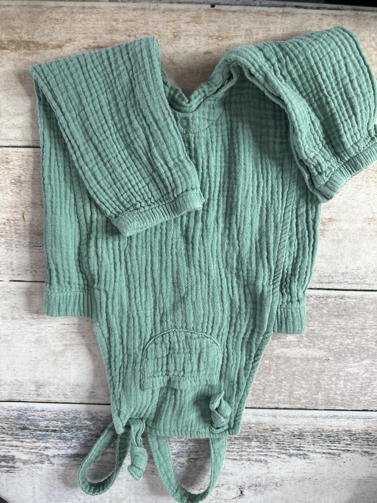 Cat & Jack Unisex light green Overalls Size: 12 months light green