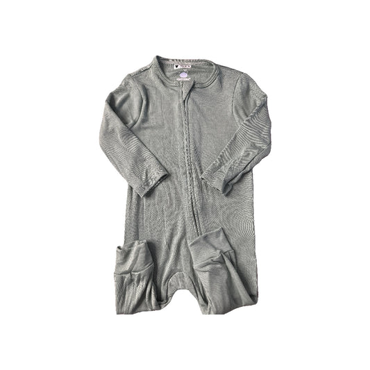Cloud Island Unisex light green Pajamas Size: 6-9 months light green