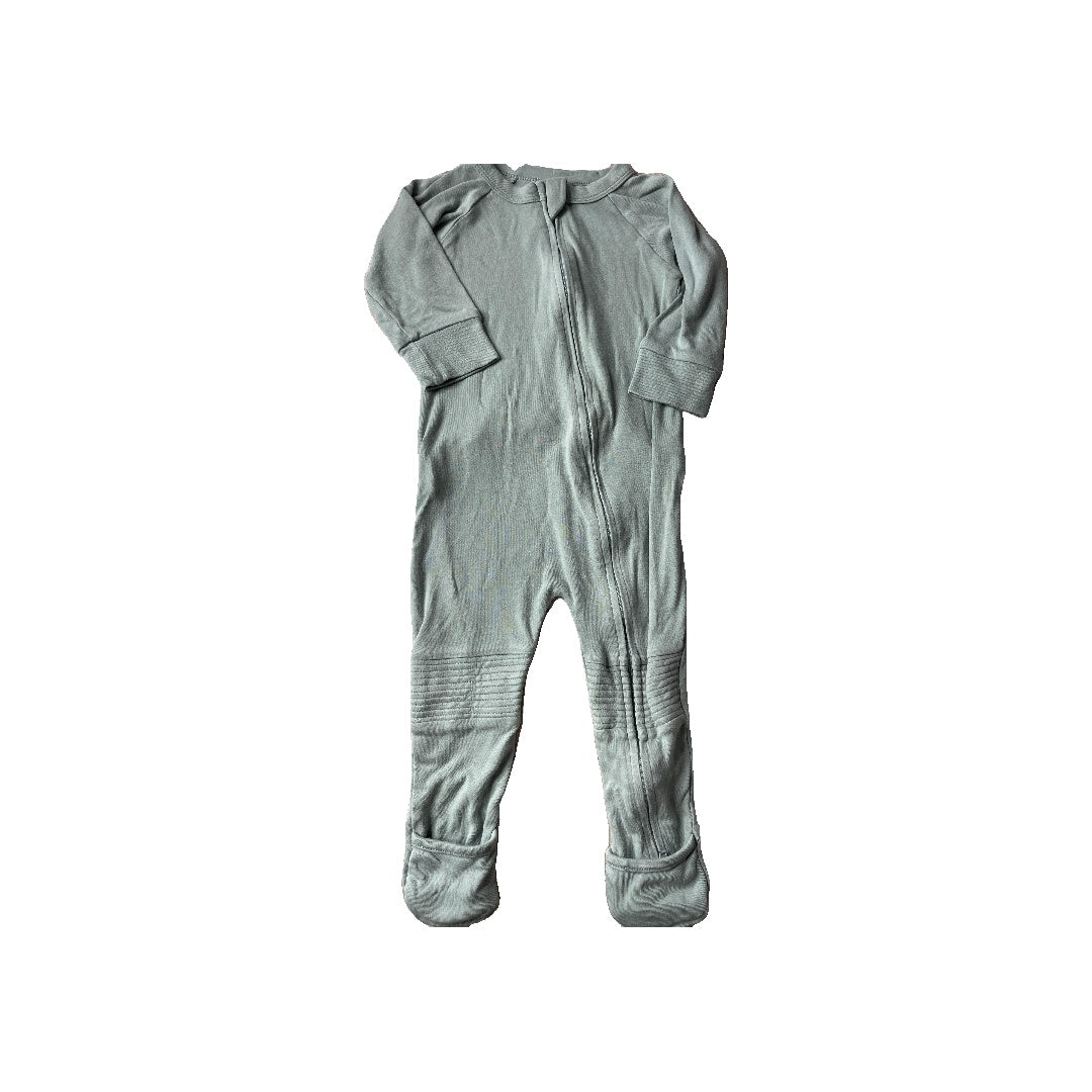 Goumi Unisex light green Pajamas Size: 18-24 months light green