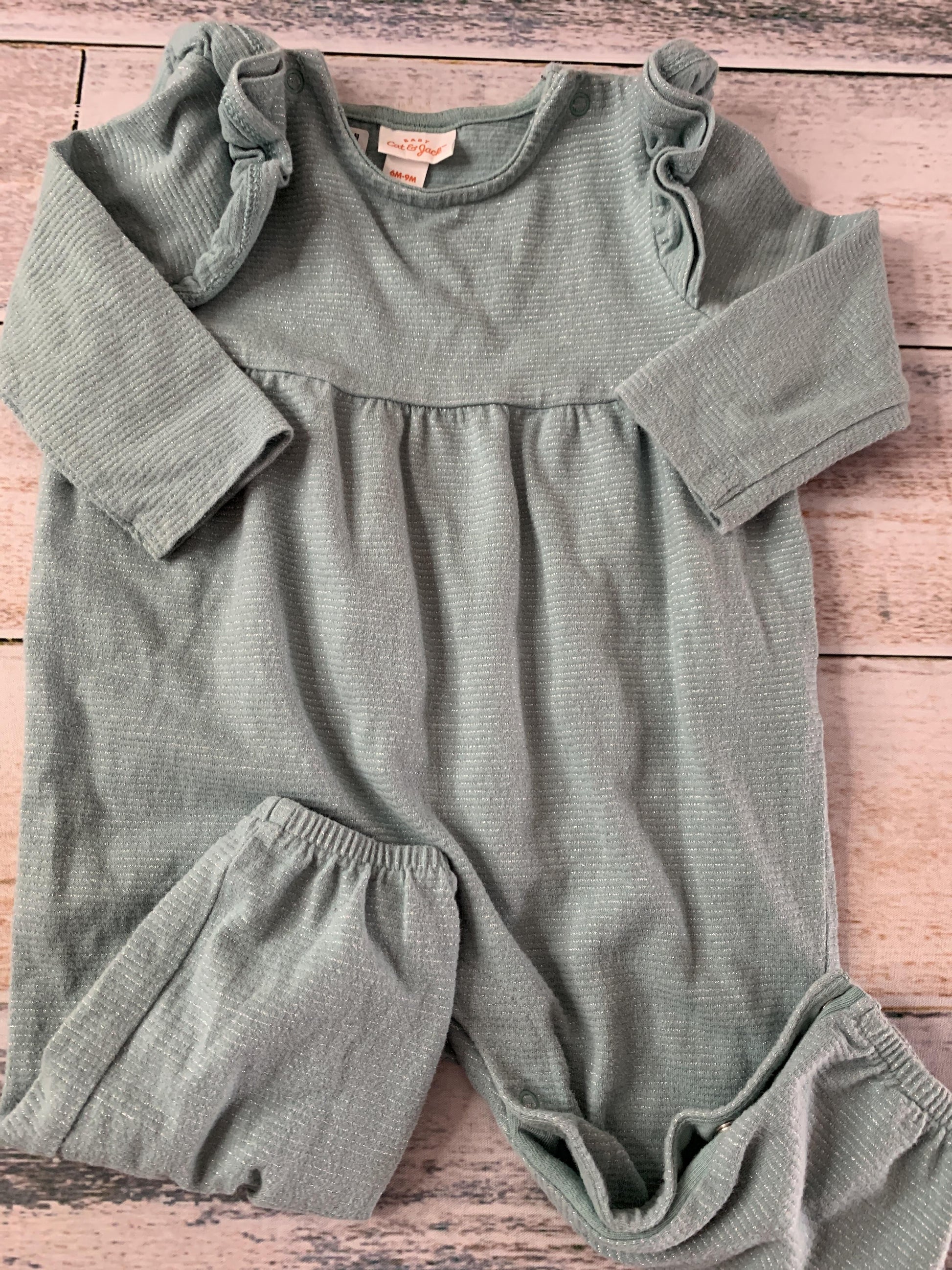 Cat & Jack Girls light green Long Sleeve Outfit Size: 6-9 months light green