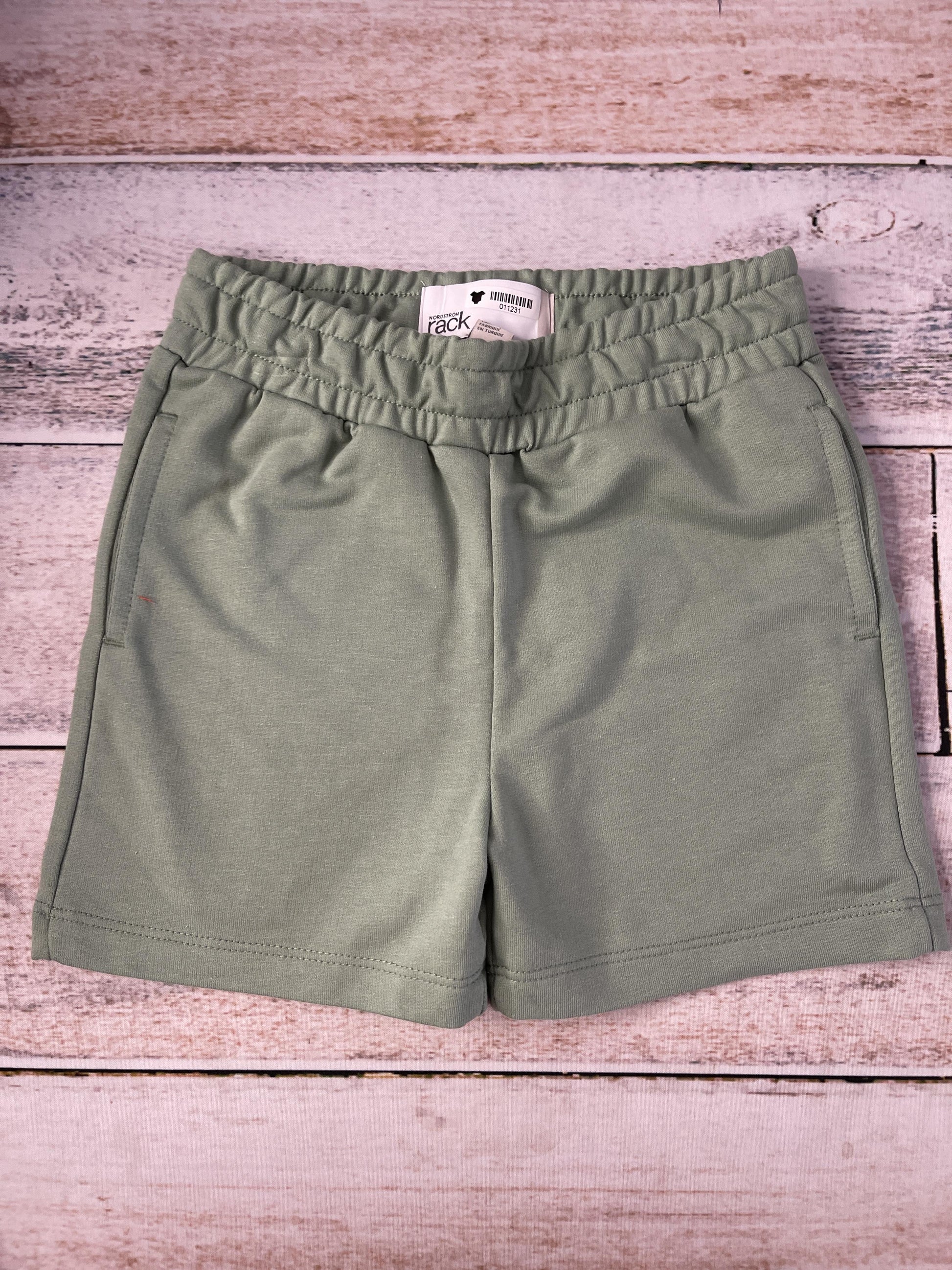 Nordstrom Boys light green Shorts Size: 2T light green
