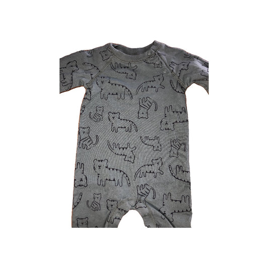 Carters Unisex light green Long Sleeve Outfit Size: 9 months light green