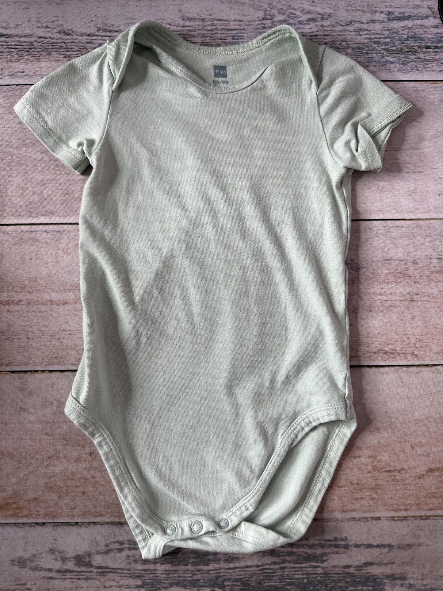 Hema Unisex light green Onesie Size: 12-18 months light green