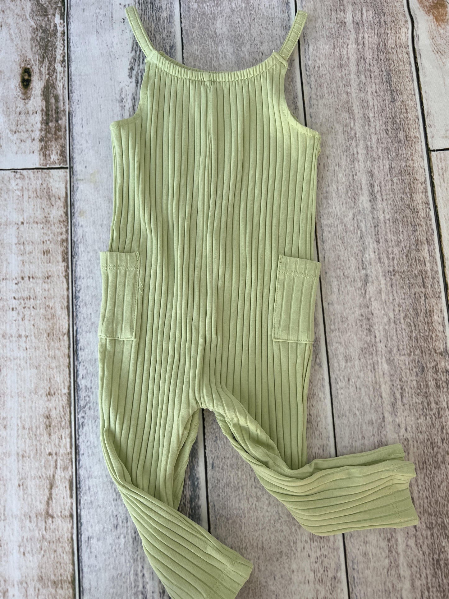 Focus Unisex light green Romper Size: 9 months light green
