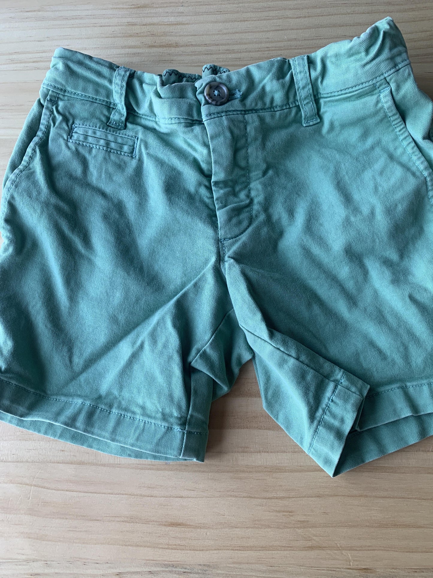 Boys light green Shorts Size: 4T light green