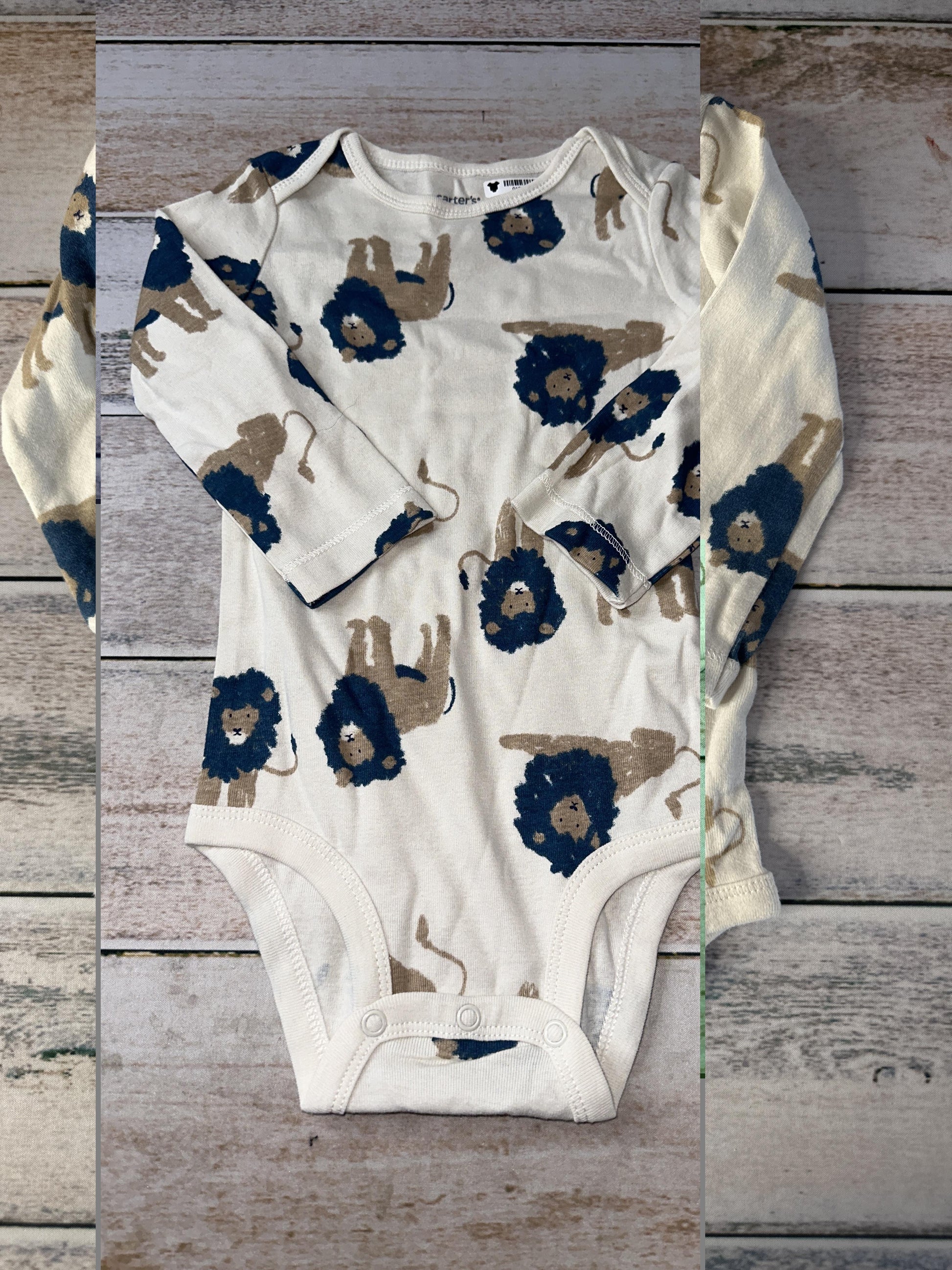 Carters Boys lions Onesie Size: 18 months lions
