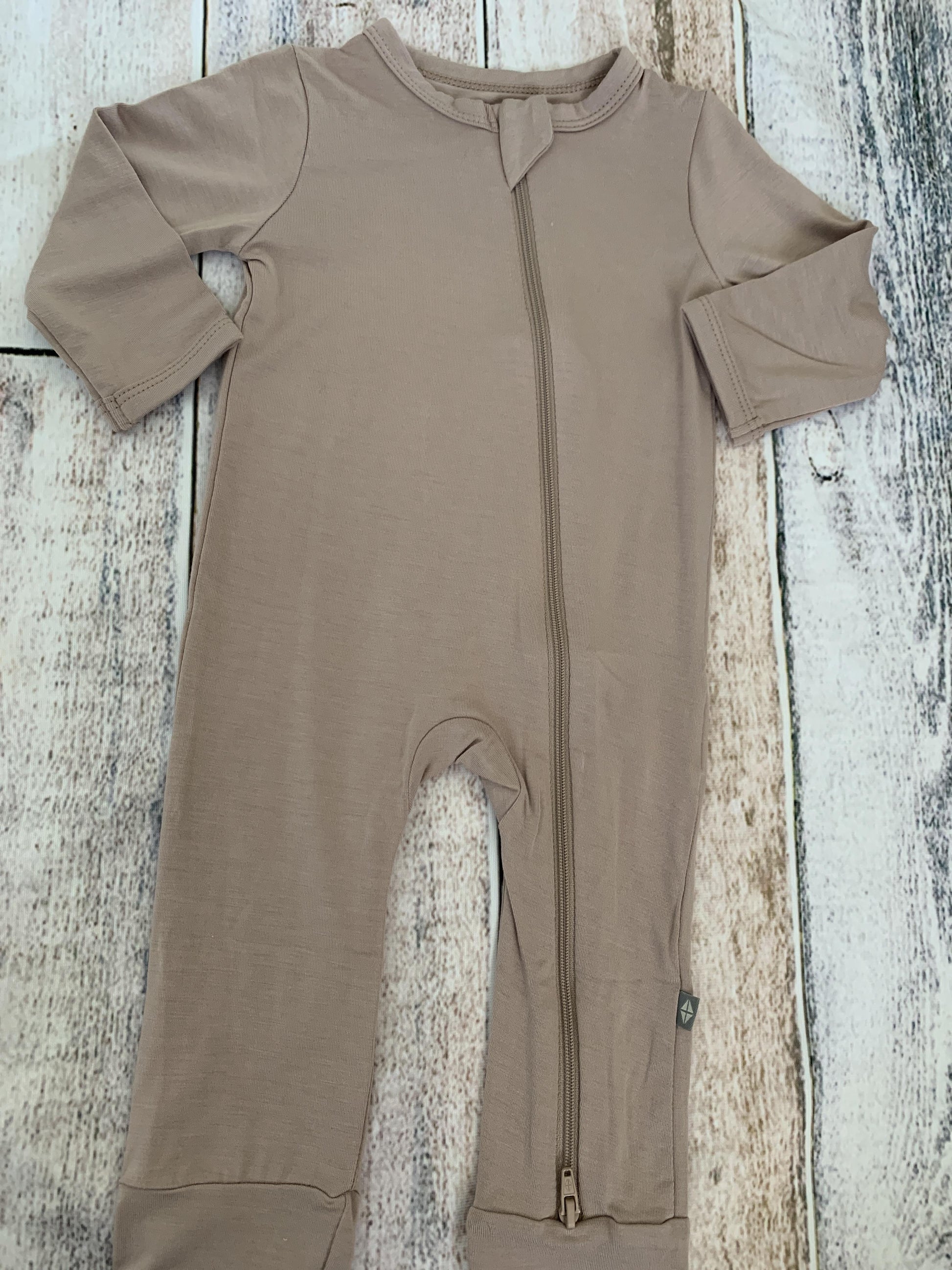 Kyte Unisex Mauve Long Sleeve Outfit Size: 3-6 months Mauve