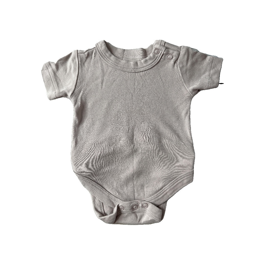 Goumi Unisex Mauve Onesie Size: 0-3 months Mauve
