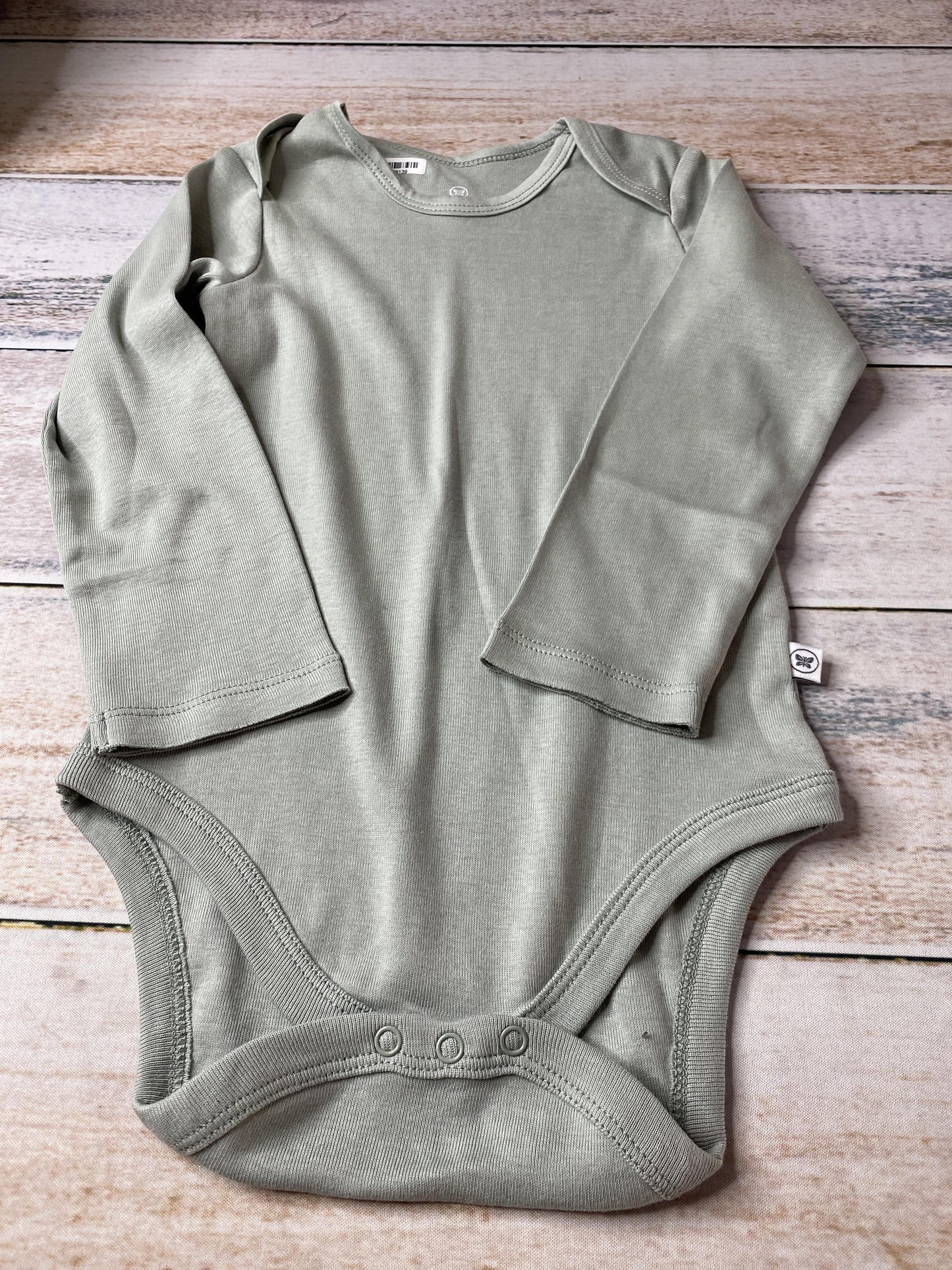 Honest co Unisex Mint Onesie Size: 18 months Mint