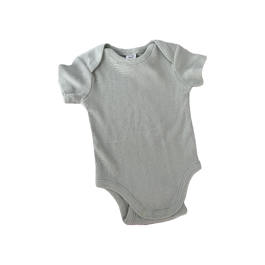 Nordstrom Unisex Mint Onesie Size: 3-6 months Mint