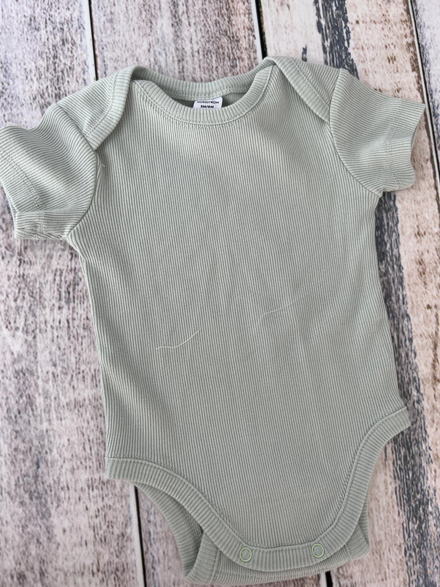 Nordstrom Unisex Mint Onesie Size: 3-6 months Mint