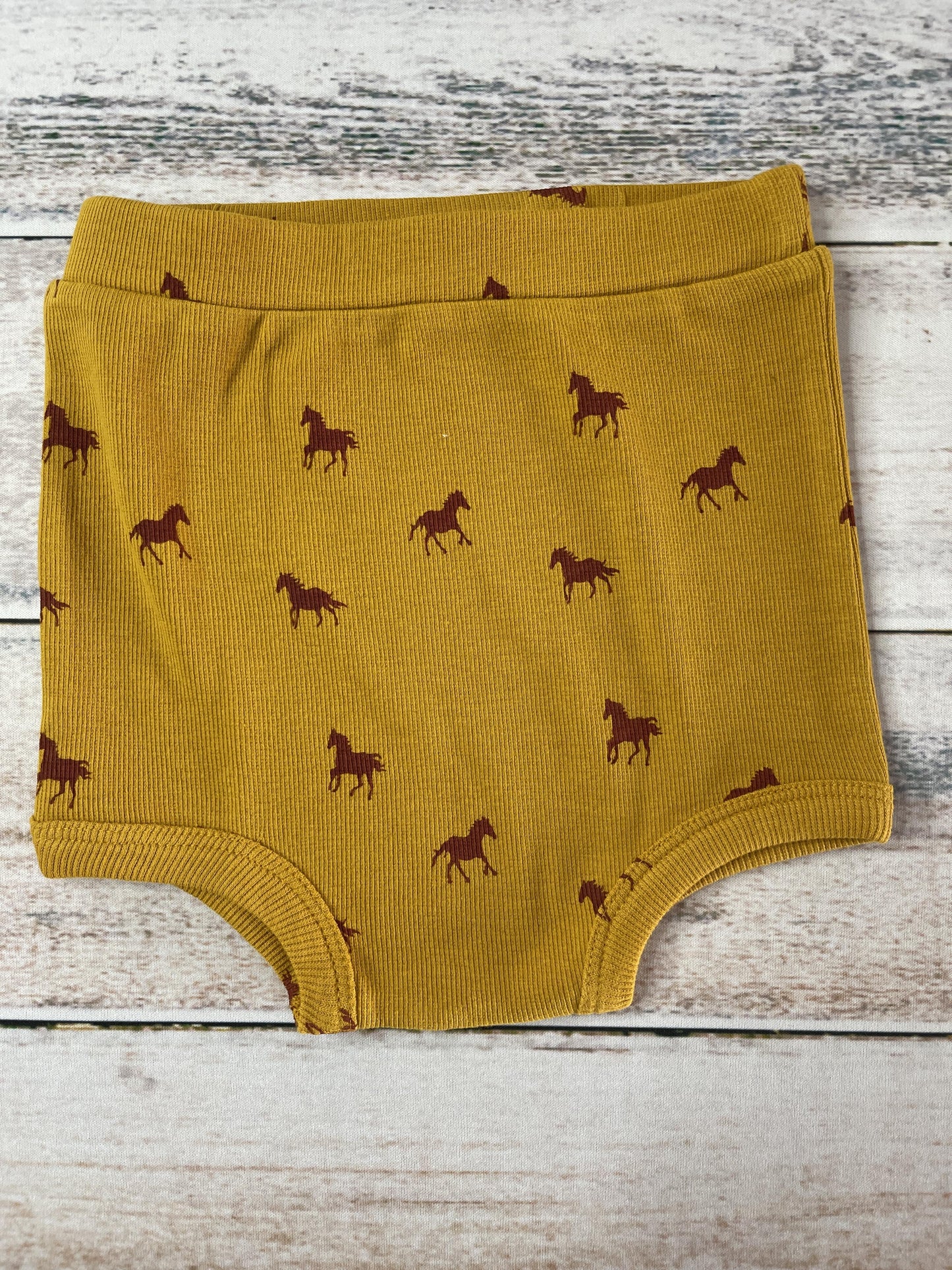 Kate Quinn Girls Mustard Shirt Size: 2T Mustard