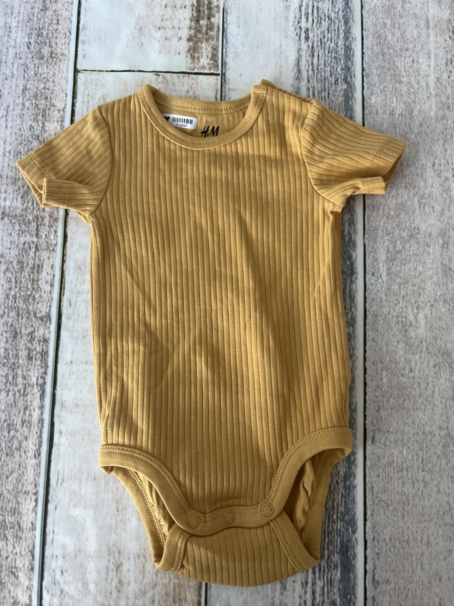H&M Girls Mustard Onesie Size: 6 months Mustard