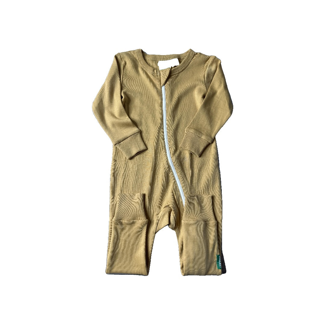 Parade Unisex Mustard Long Sleeve Outfit Size: 18-24 months Mustard