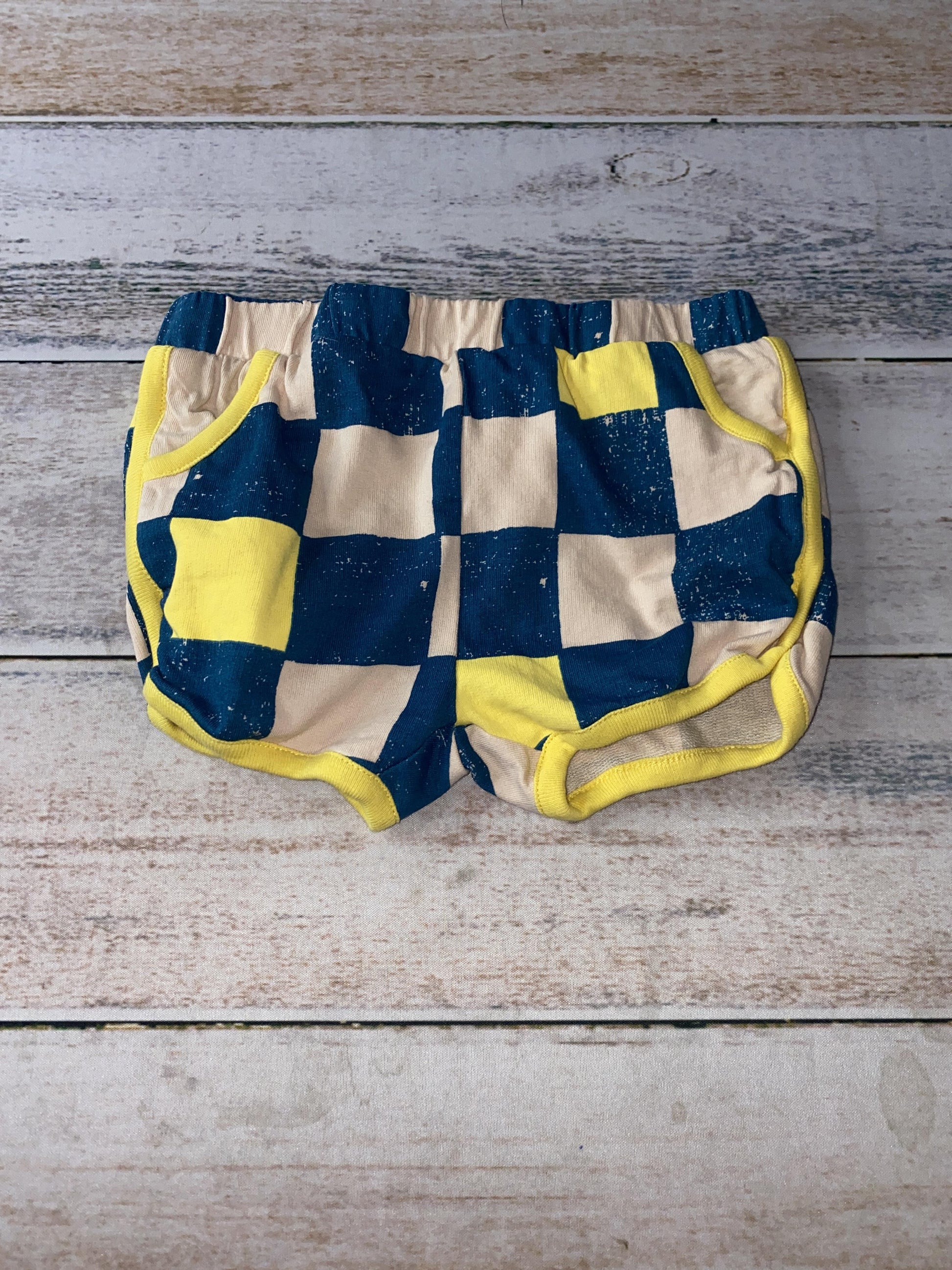 Nordstrom Boys Navy Blue | Beige | Yellow Shorts Size: 18 months Navy Blue | Beige | Yellow