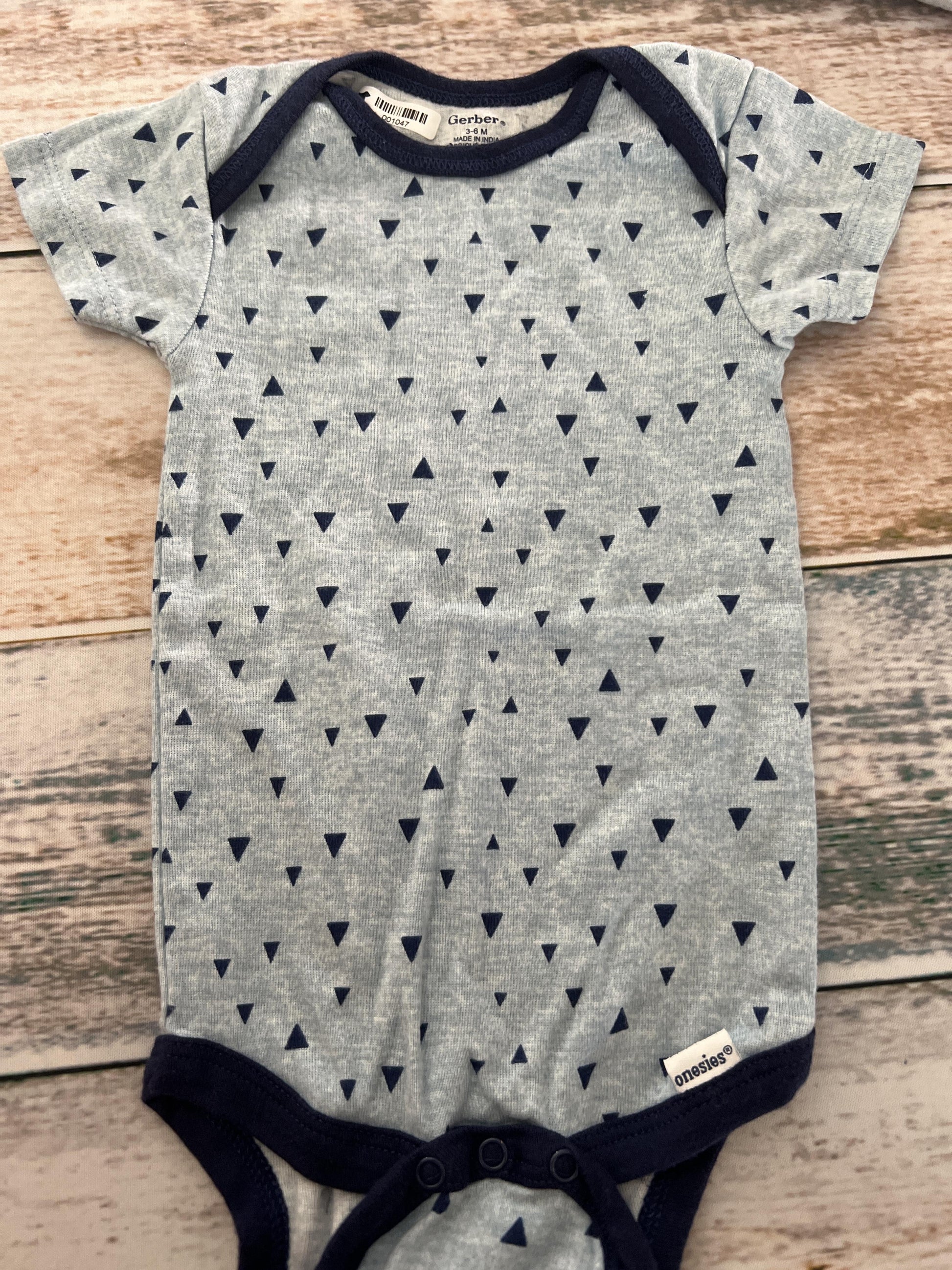 Gerber Childrenswear Boys Navy Blue | Light Blue Onesie Size: 3-6 months Navy Blue | Light Blue