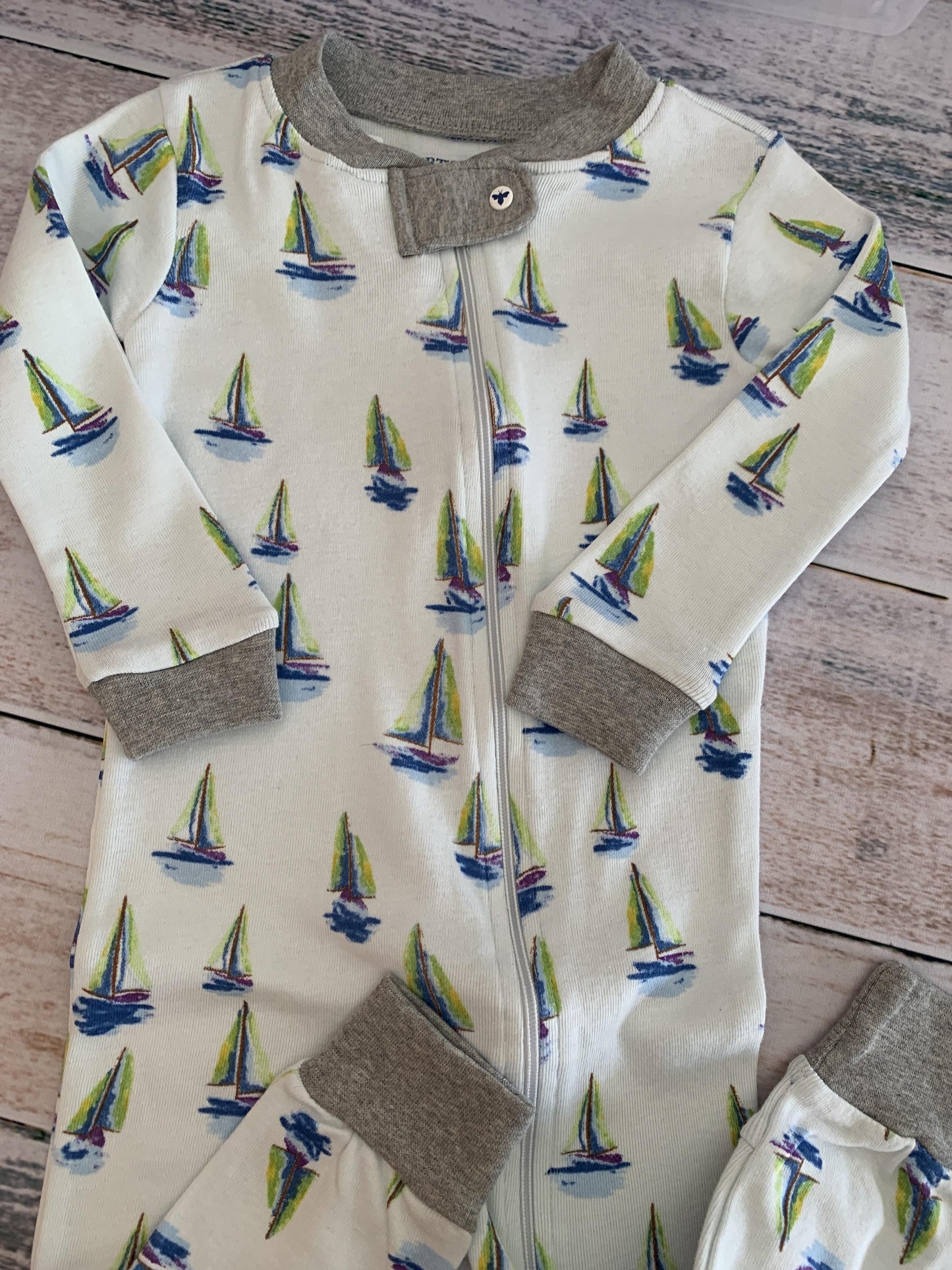 Burt's Bees Boys Navy Blue | light green | Boats Pajamas Size: 18 months Navy Blue | light green | Boats