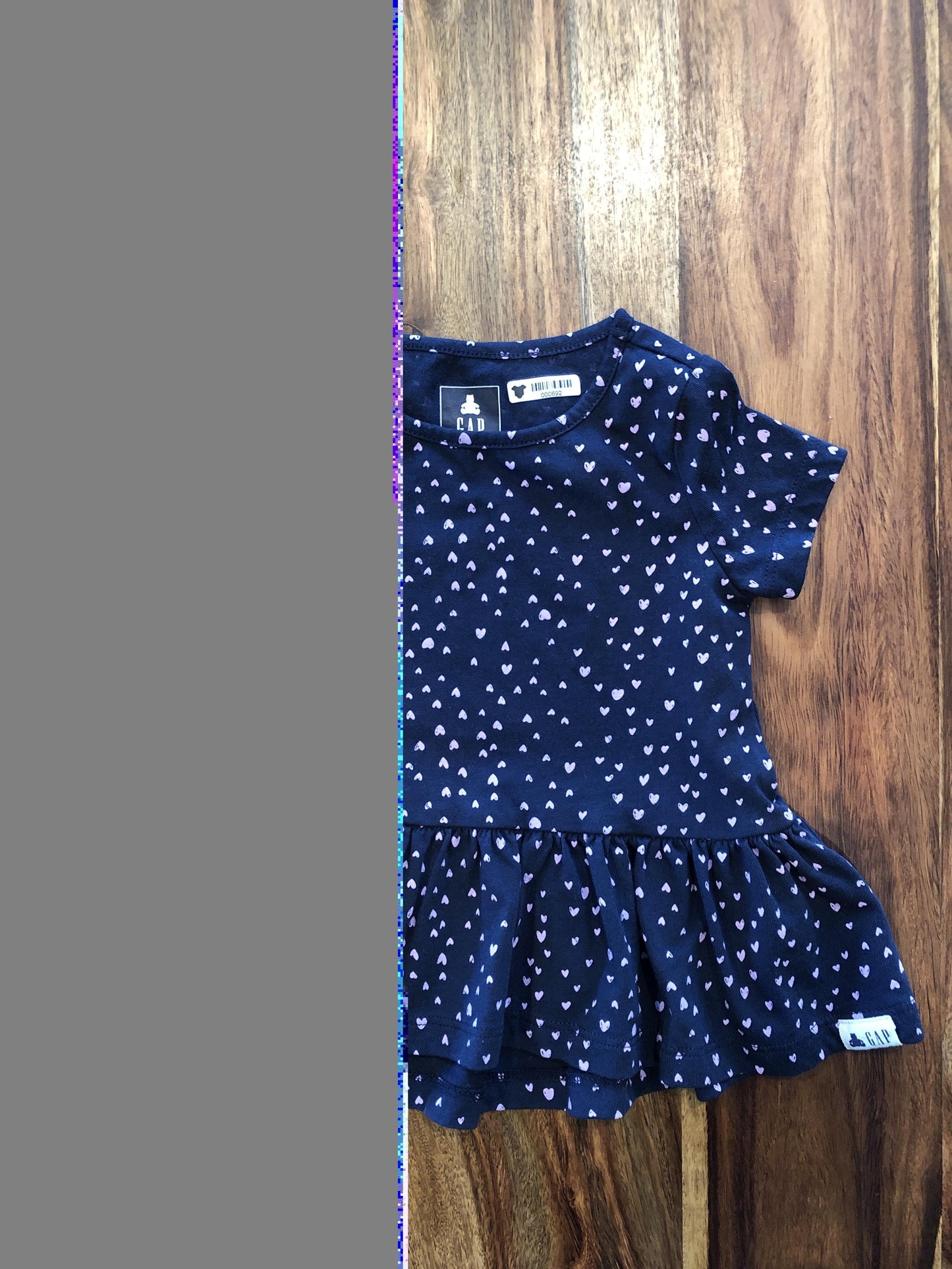Gap Girls Navy Blue | pink | Hearts T-Shirt Size: 12-18 months Navy Blue | pink | Hearts