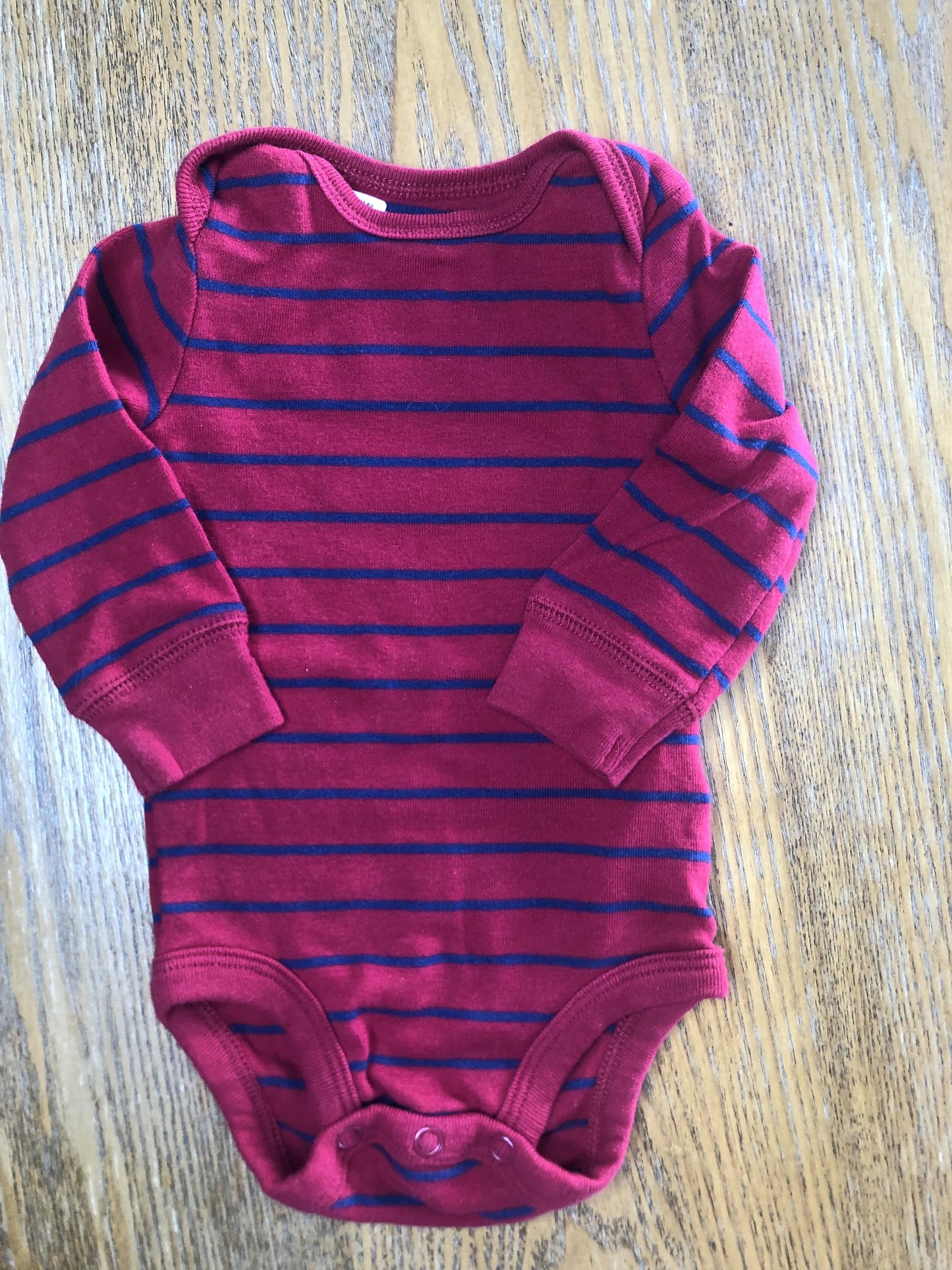 Carters Unisex Navy Blue | Red | Striped Onesie Size: 3 months Navy Blue | Red | Striped