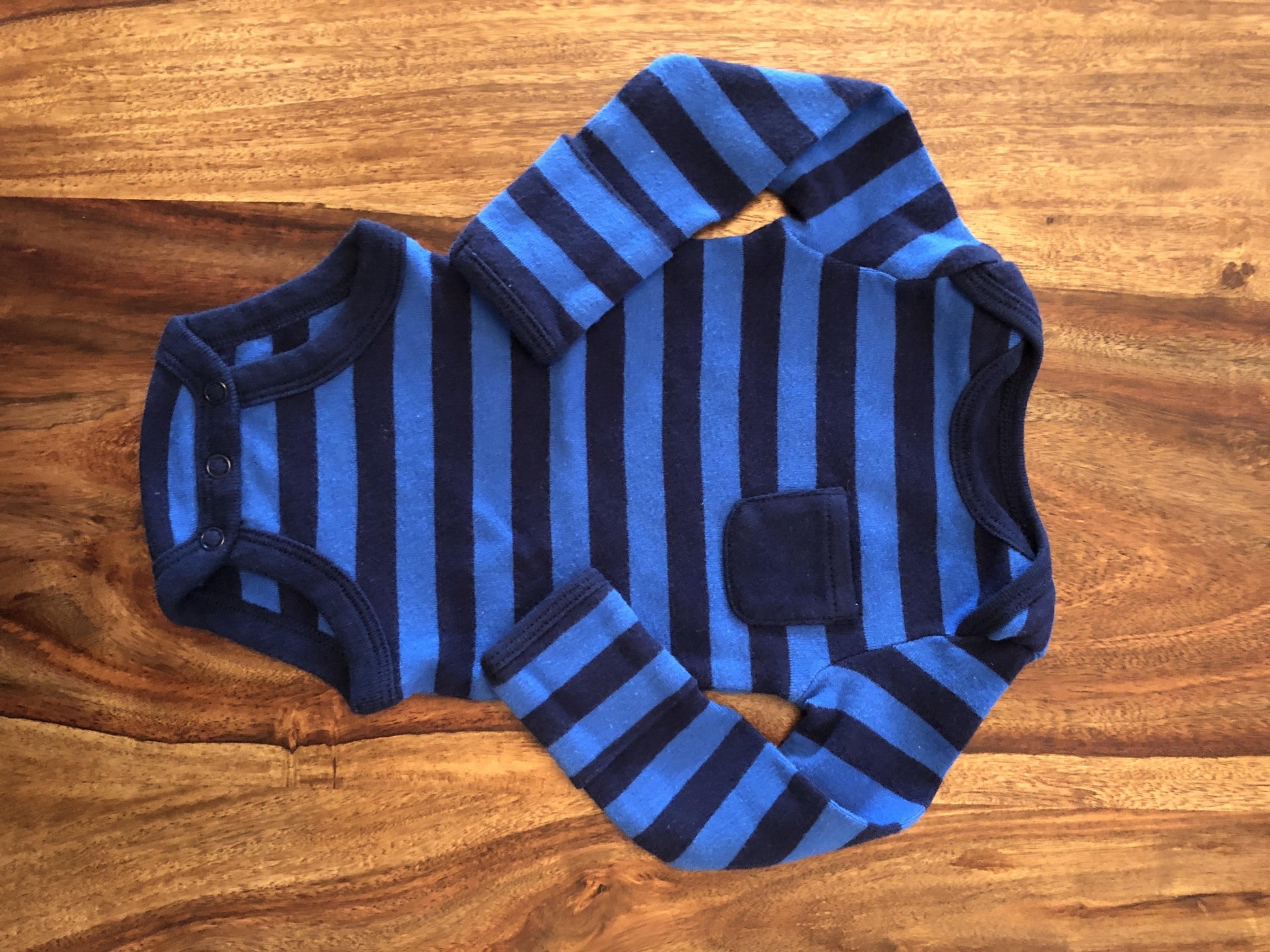 Carters Unisex Navy Blue | Royal Blue | Striped Long Sleeve Outfit Size: Newborn Navy Blue | Royal Blue | Striped
