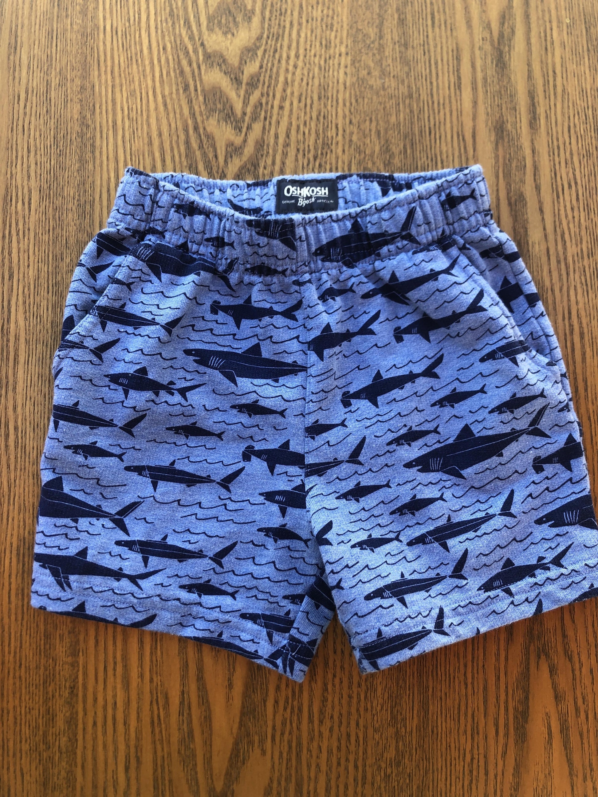 OshKosh Boys Navy Blue | Sharks Shorts Size: 2 years Navy Blue | Sharks