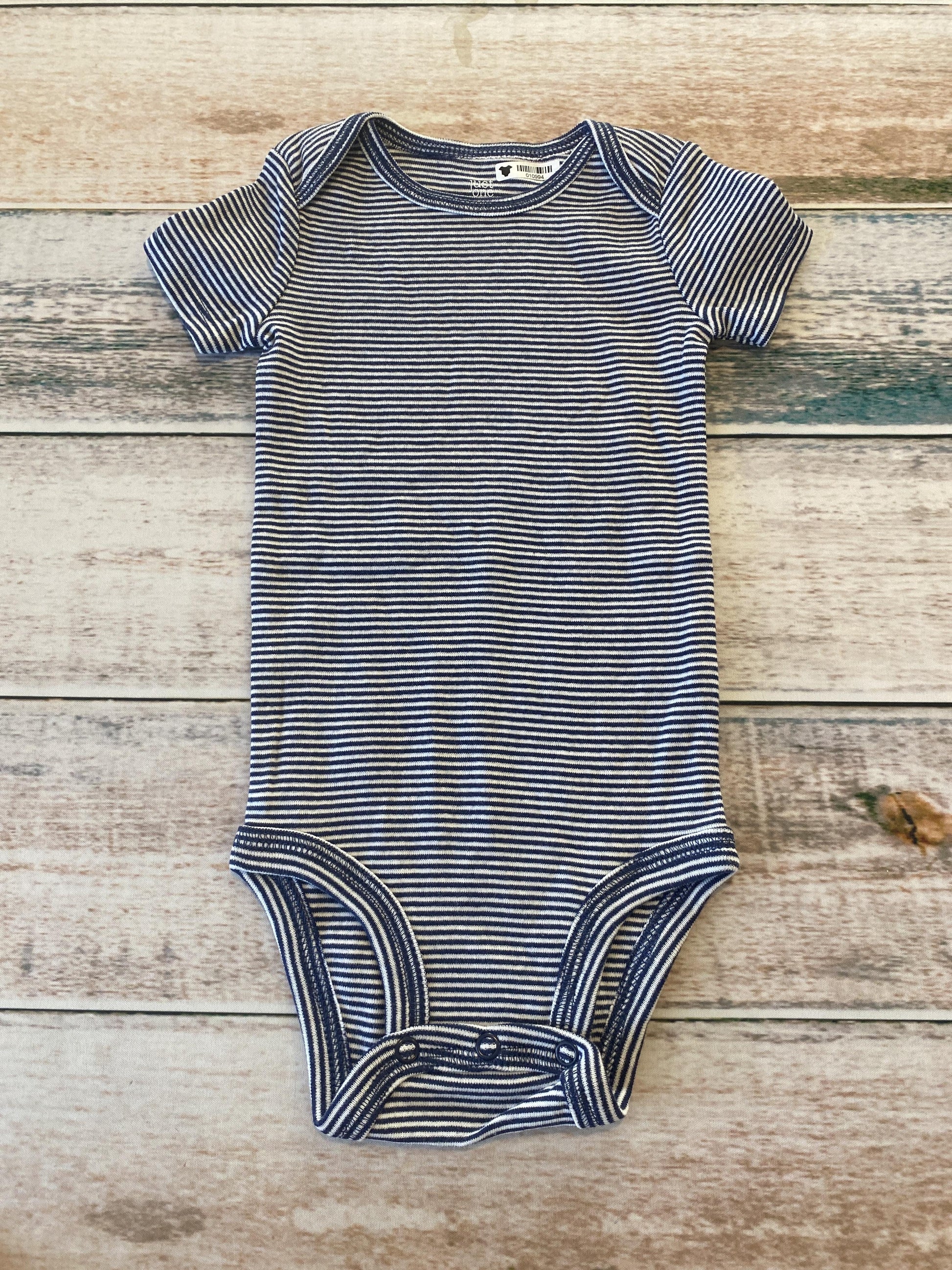 Carters Unisex Navy Blue | Stripe Onesie Size: 9 months Navy Blue | Stripe
