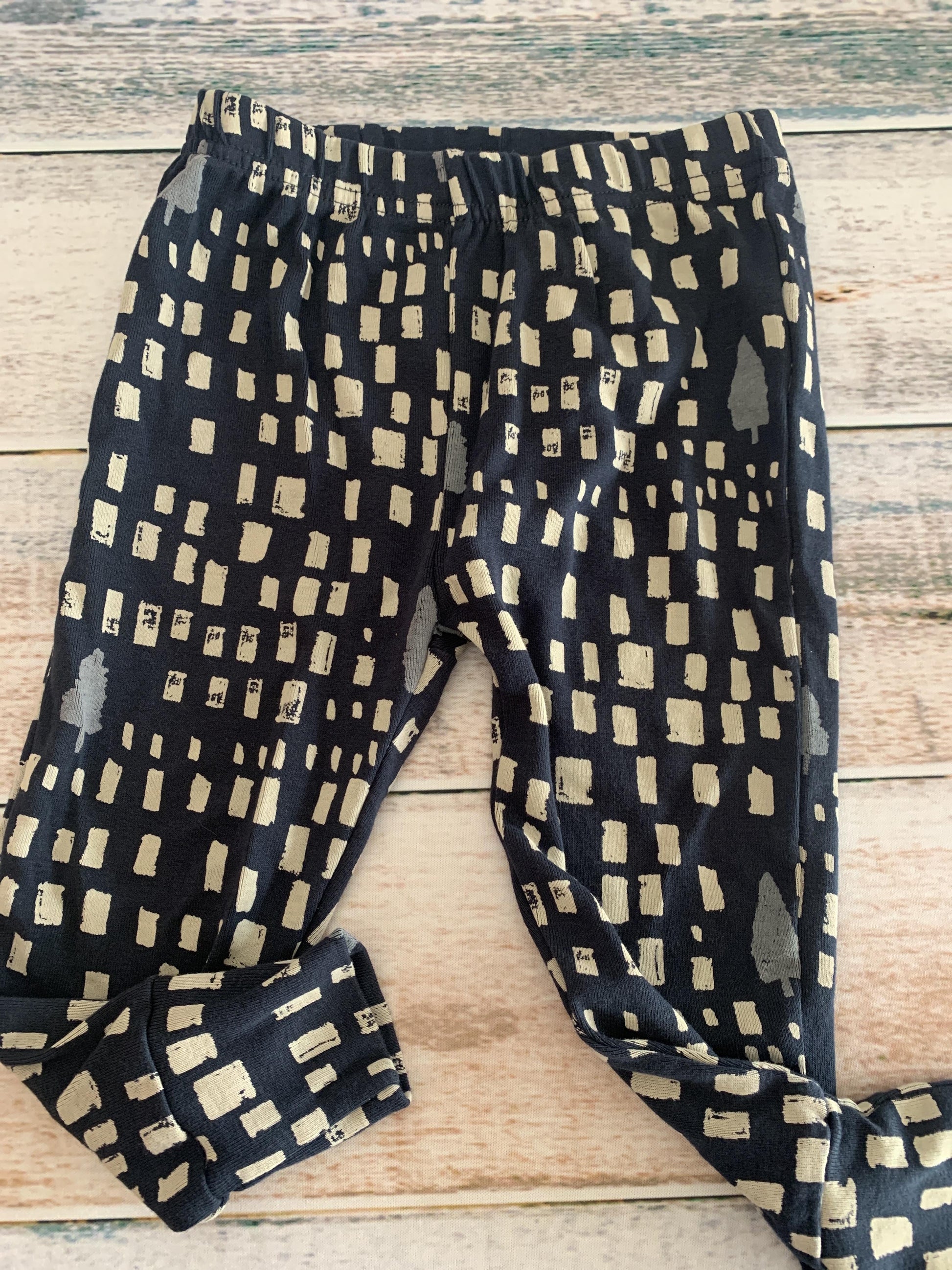 Oliver & Rain Unisex Navy Blue | Tan | Pattern Pajamas Size: 24 months Navy Blue | Tan | Pattern